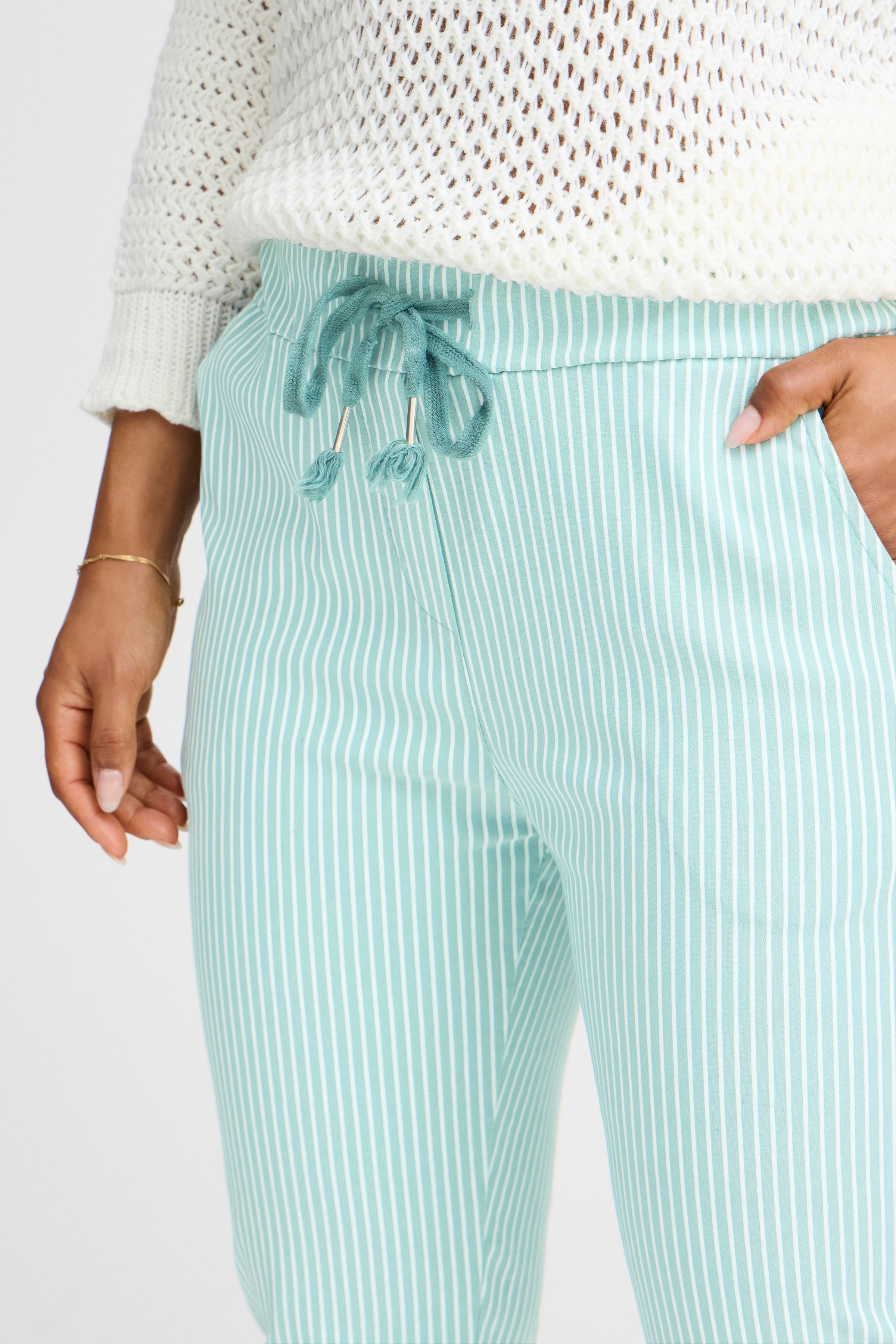 SBLINEAR Trousers LOOKBOOK DETAIL 22100213-165907