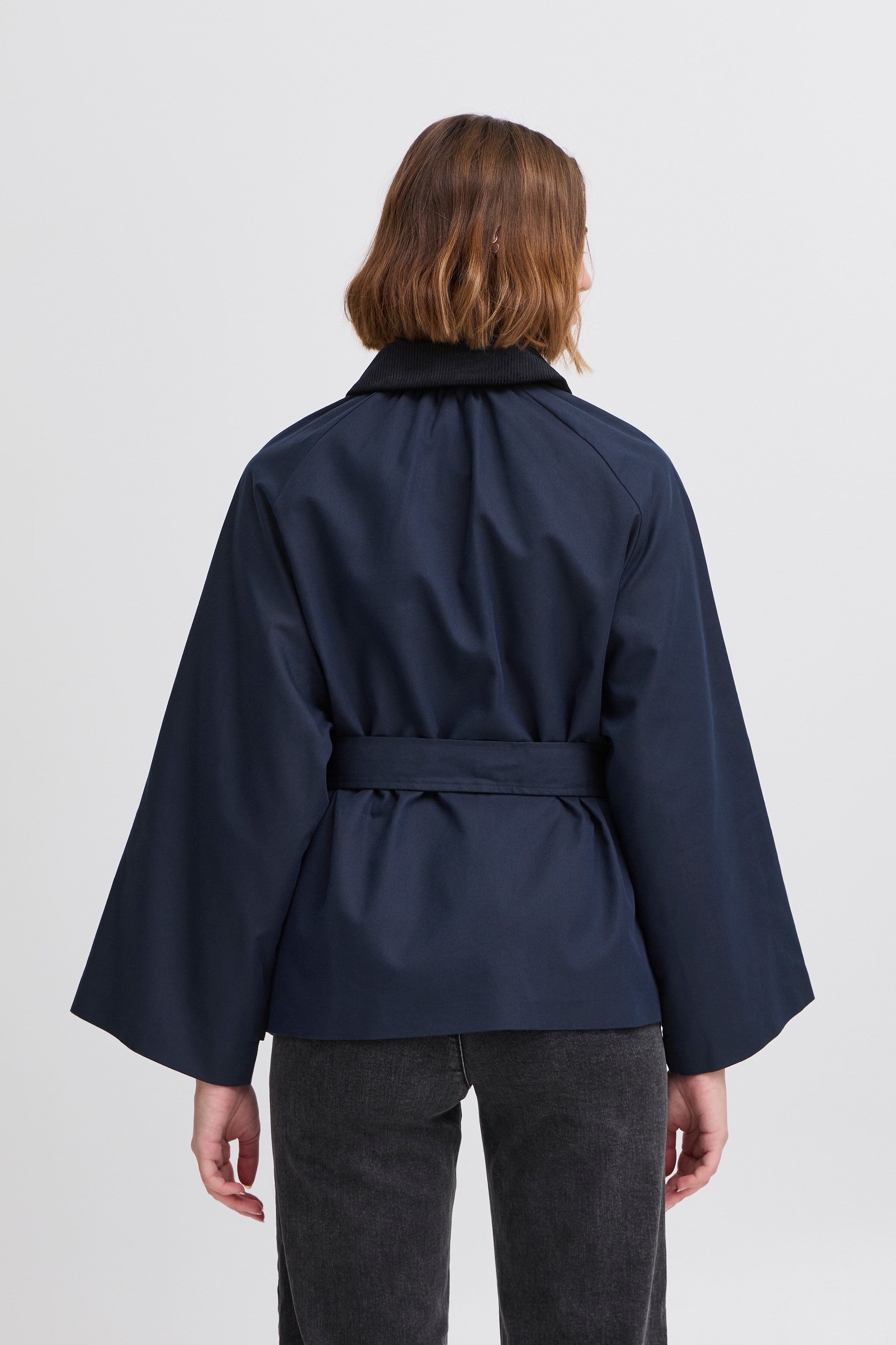 IRLUNAS Outerwear LOOKBOOK BACK 20122330-193831