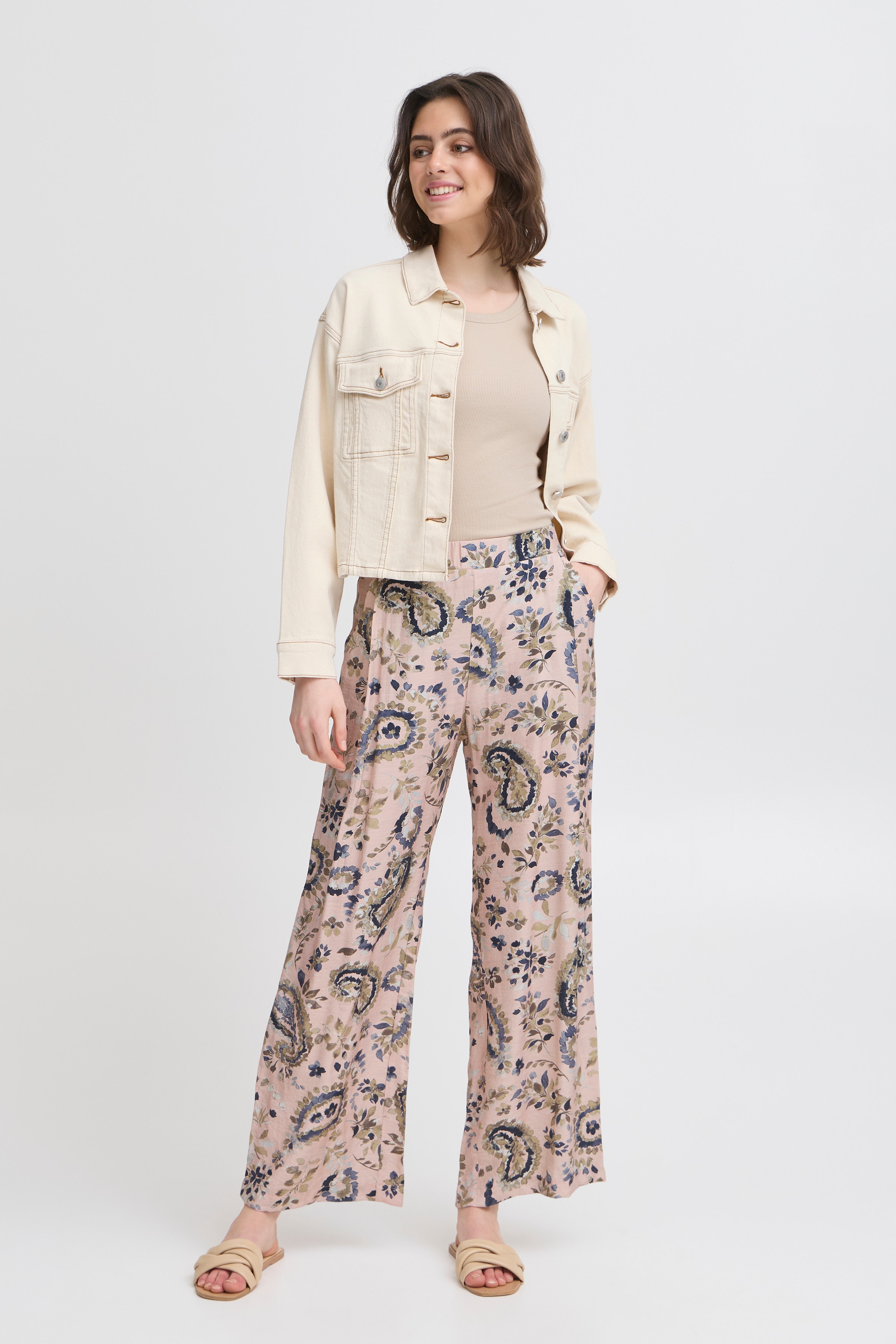 FRARIANA Trousers LOOKBOOK FRONT 20615422-204401