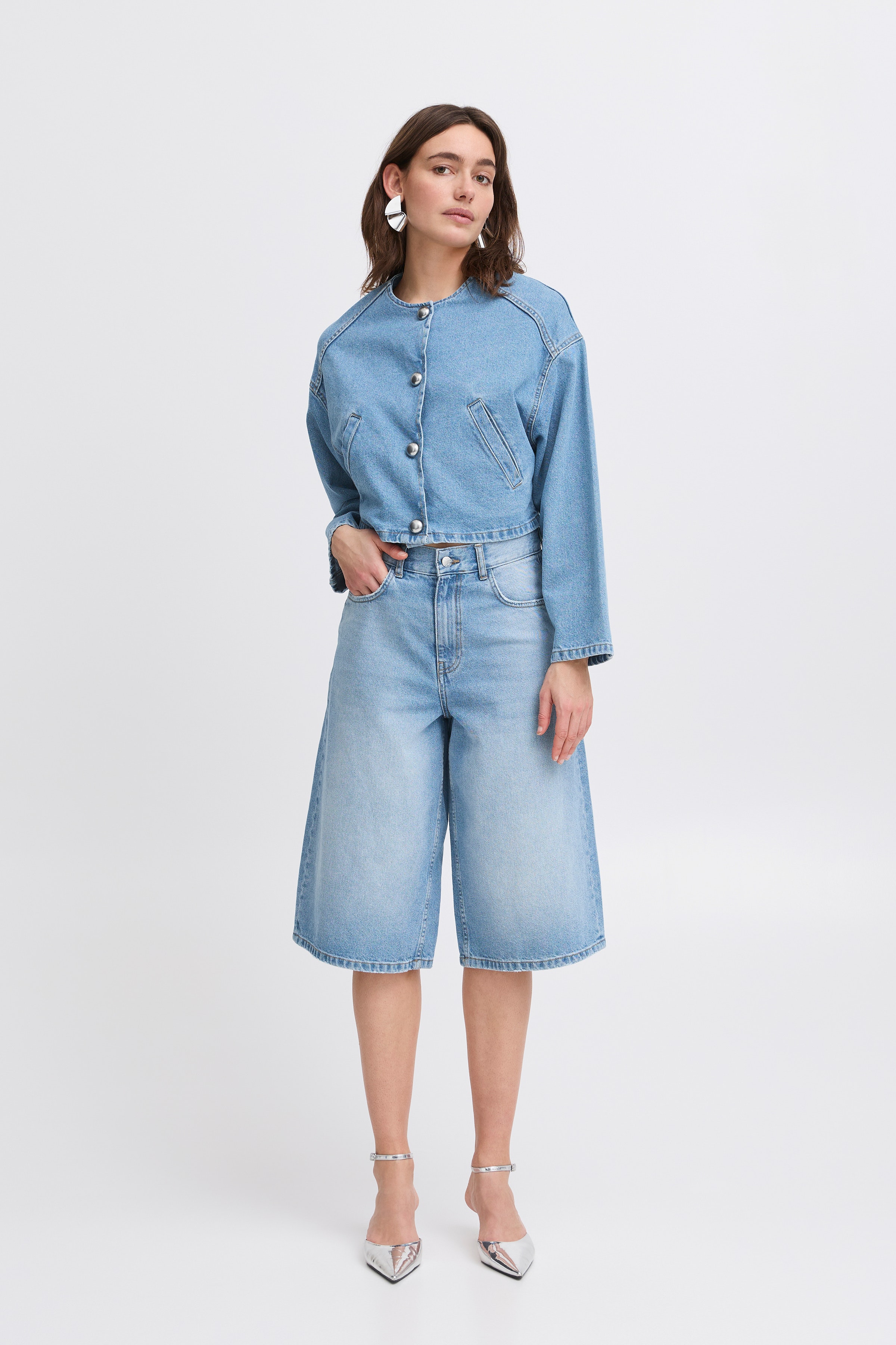 BYLUNANA Shorts in ligth blue denim cotton | b.young