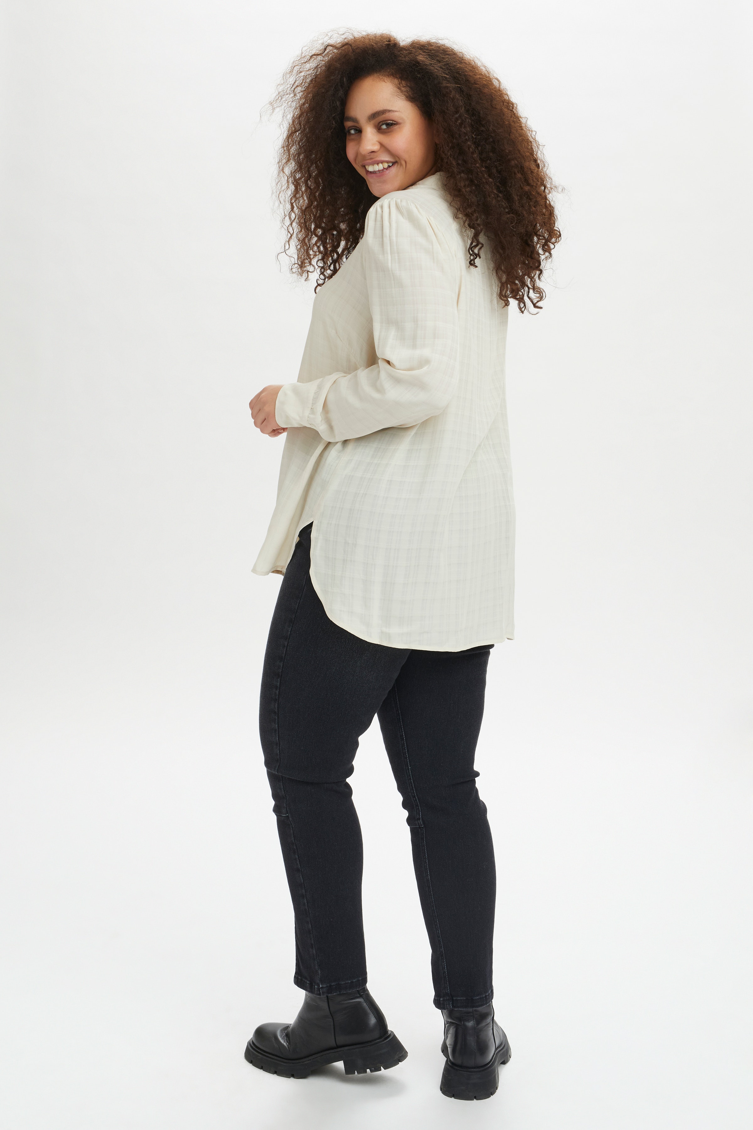 KCdiana Long sleeved shirt LOOKBOOK BACK 10580555-131106