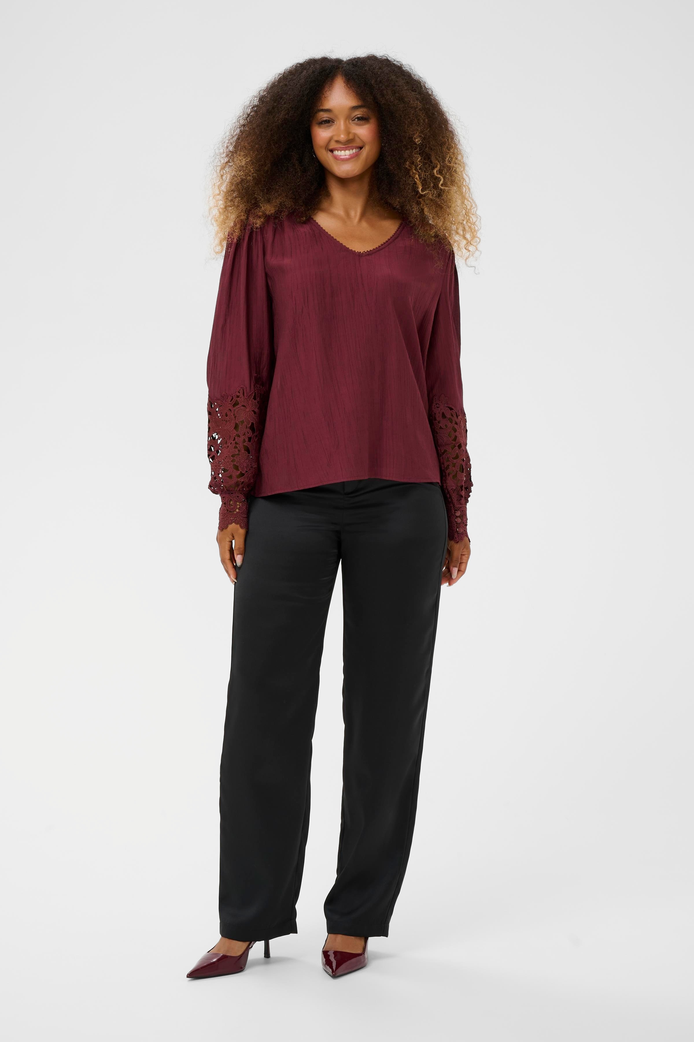 CRTina Blouse LOOKBOOK FRONT 10614427-191522