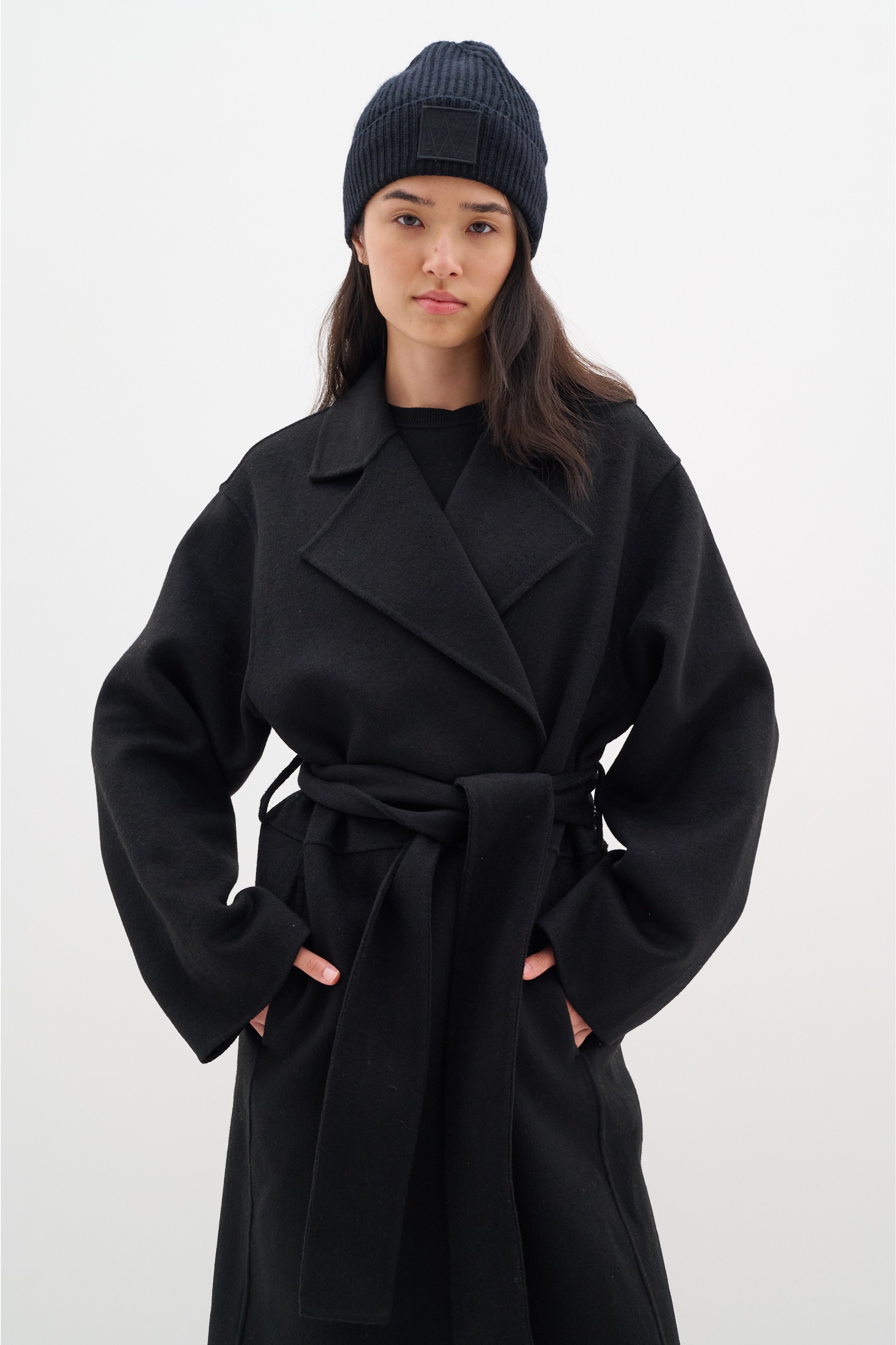 TillaIW Long Coat LOOKBOOK FRONT 30109488-194008