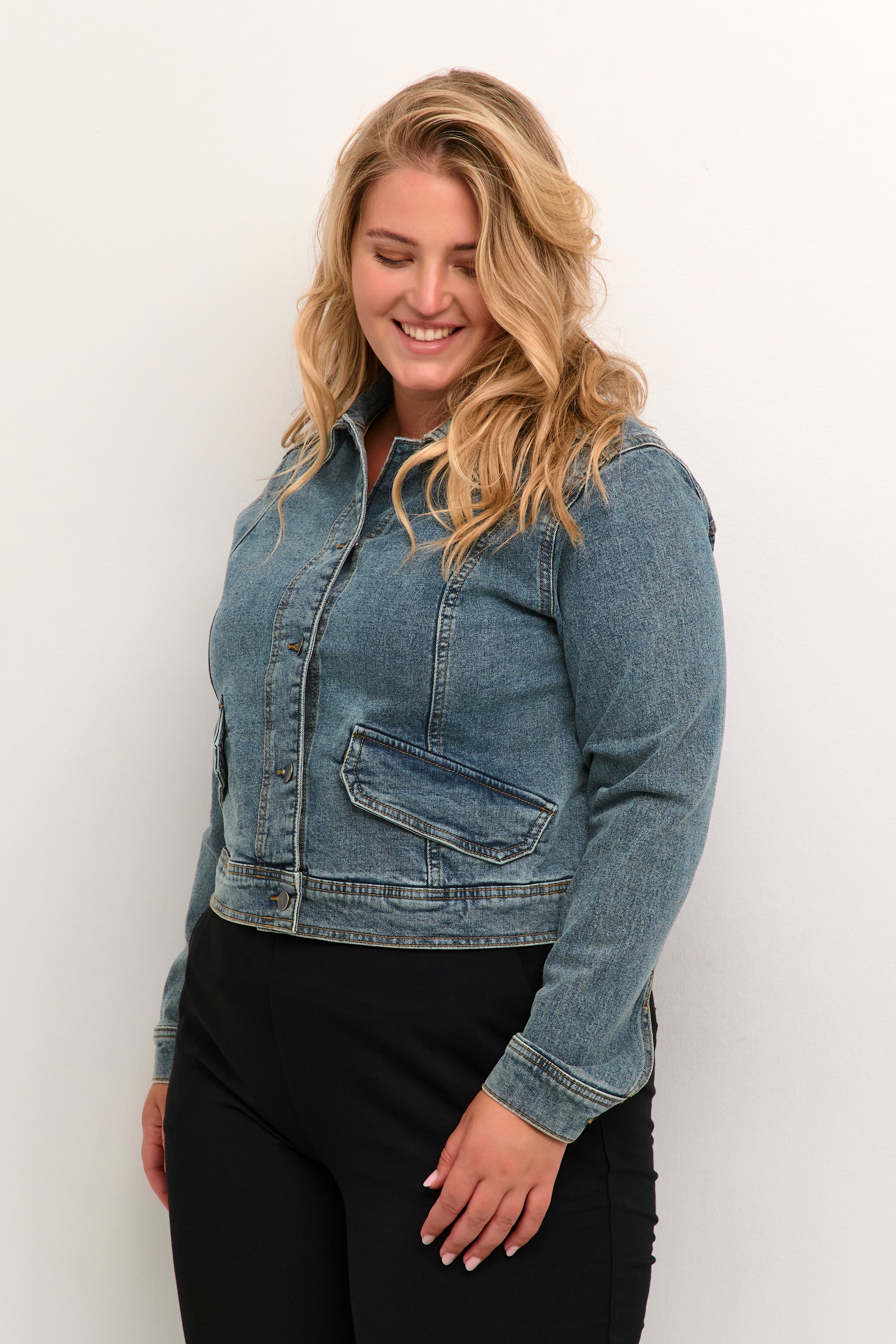 KCdiana Casual Denim Jakke LOOKBOOK FRONT 10582000-100166