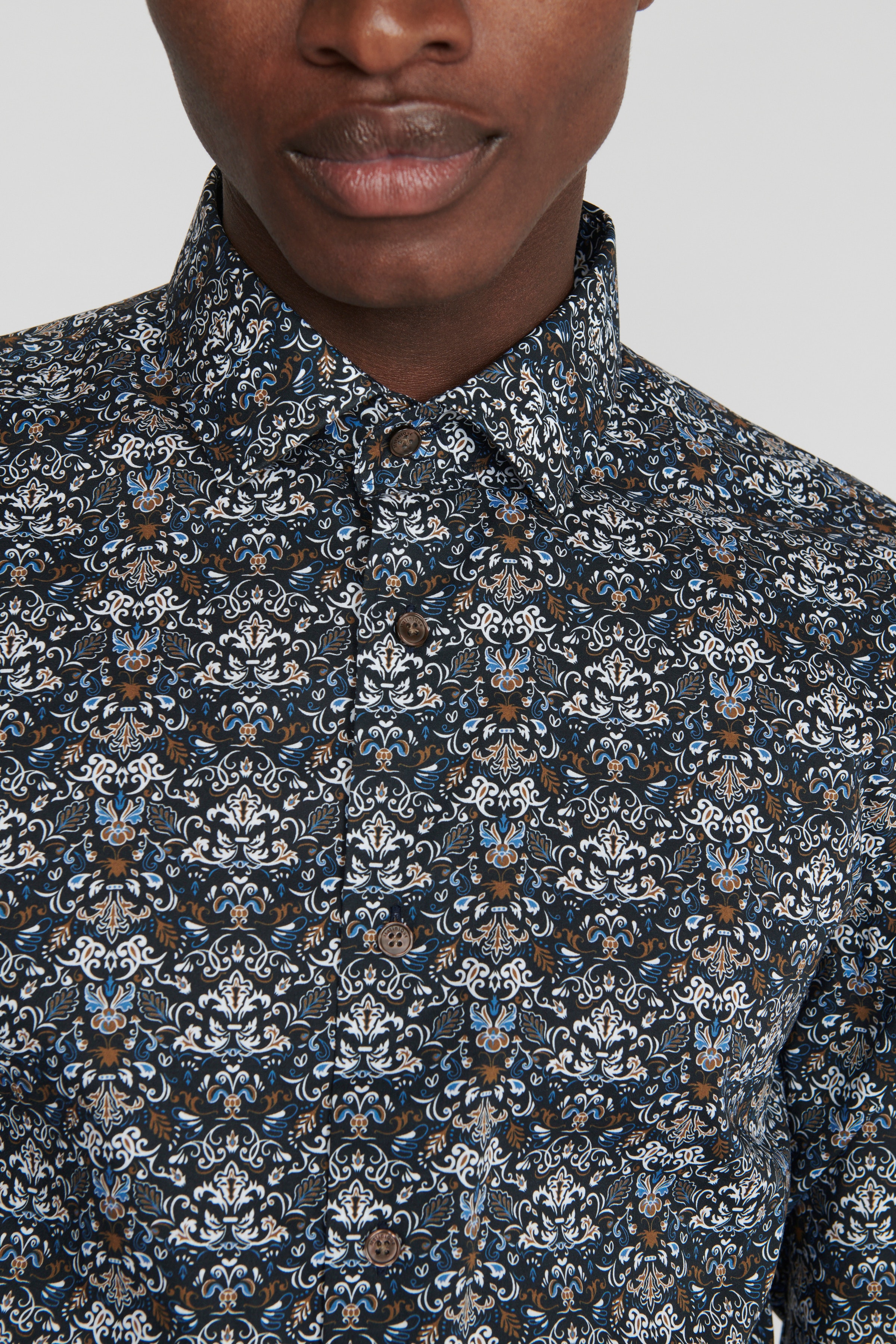 MAtrostol Shirt LOOKBOOK DETAIL 30206963-180930