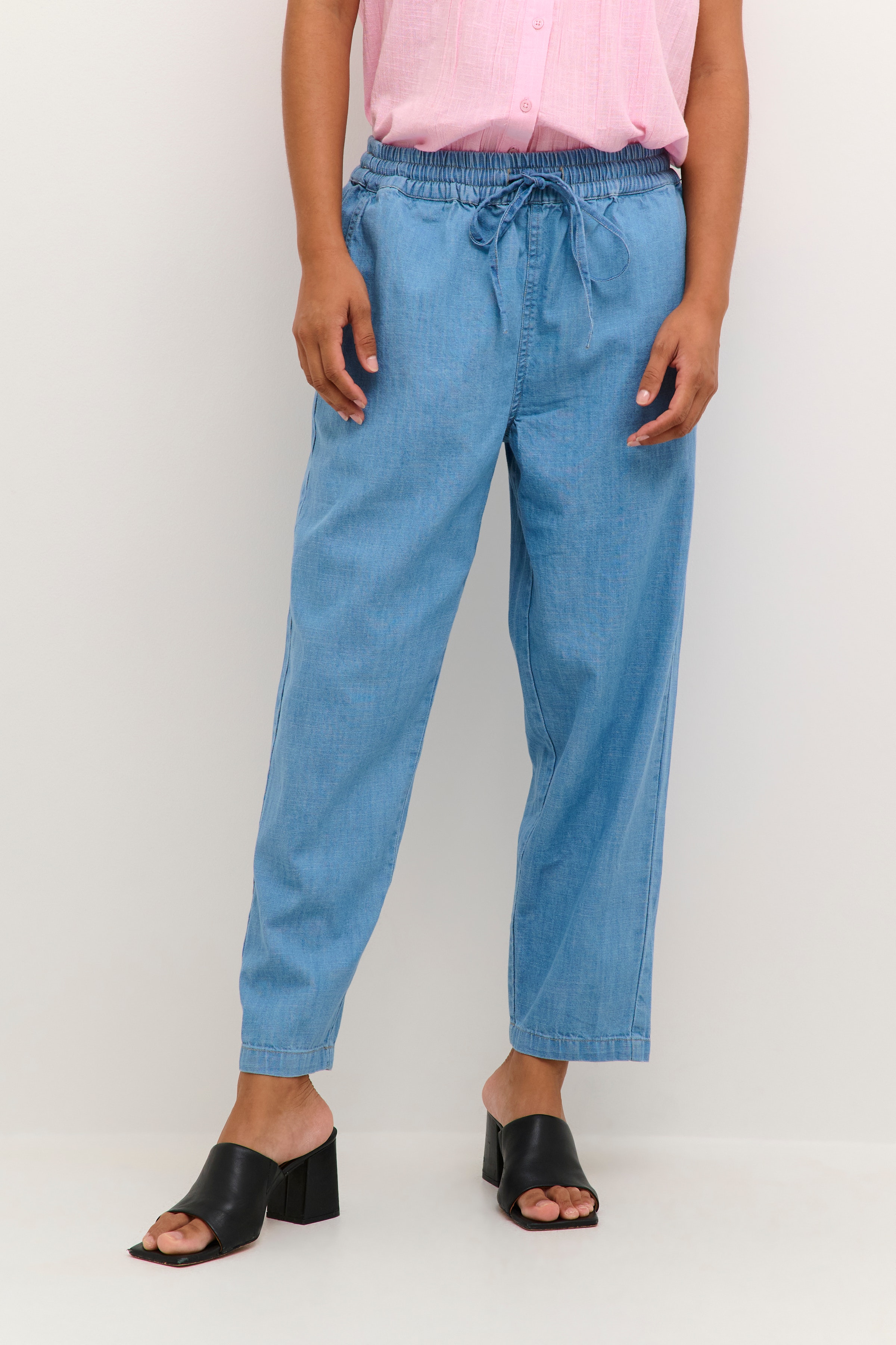 KAlouise Denim Hose LOOKBOOK FRONT 10508569-105707