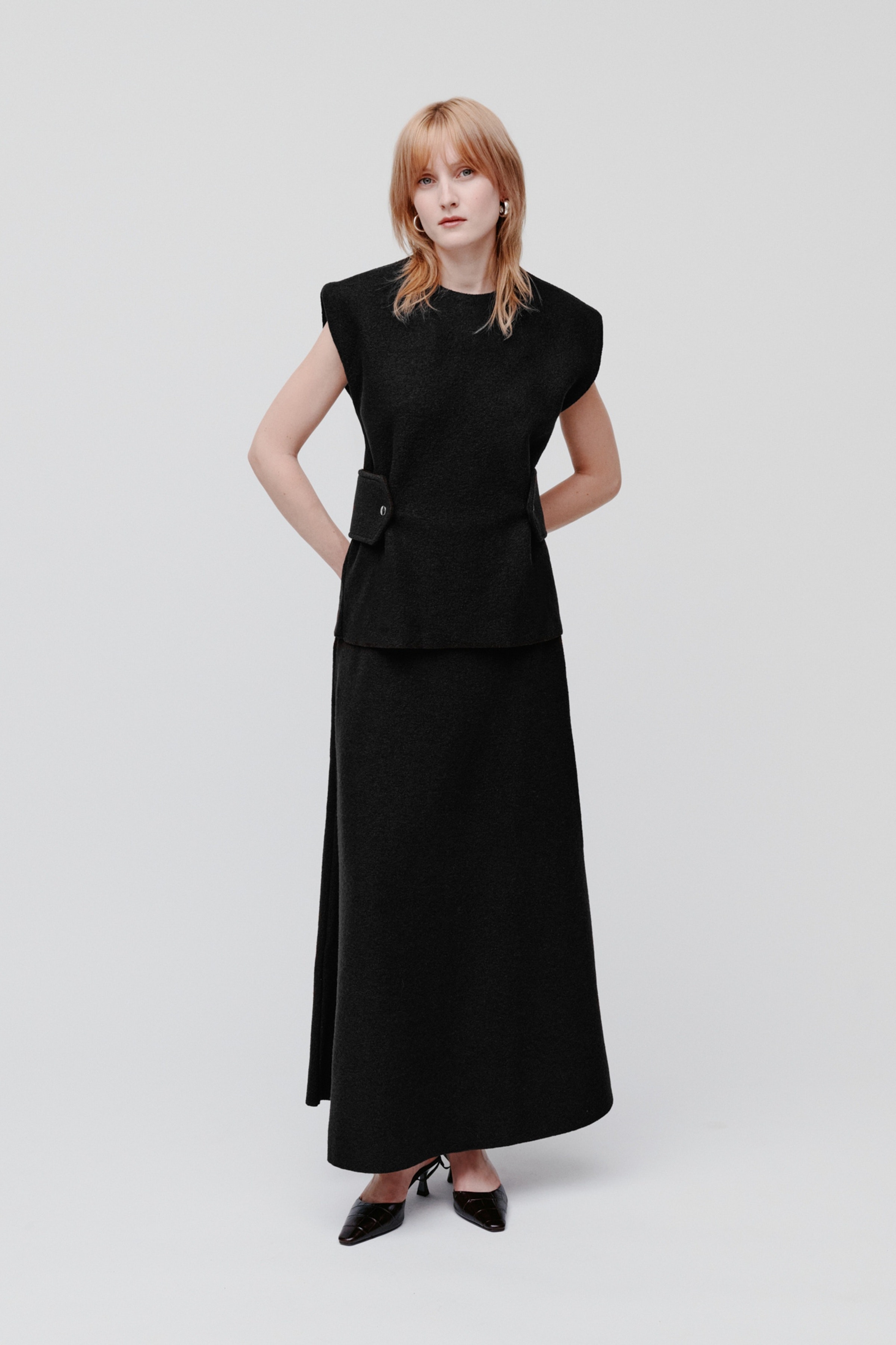 TOULA TOP LOOKBOOK FRONT 30600576-BK999