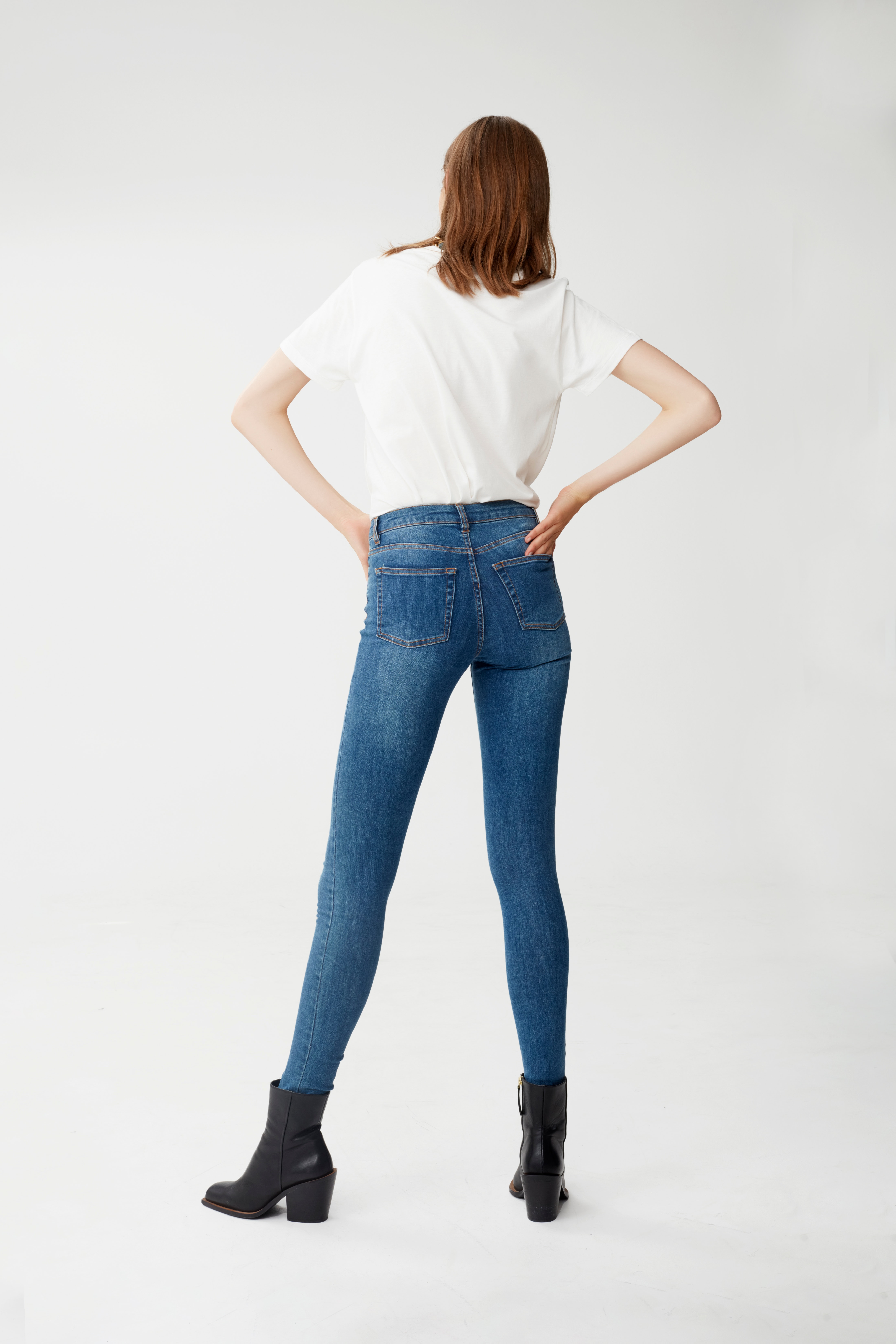 Maggie Jeans LOOKBOOK BACK 10900066-90897