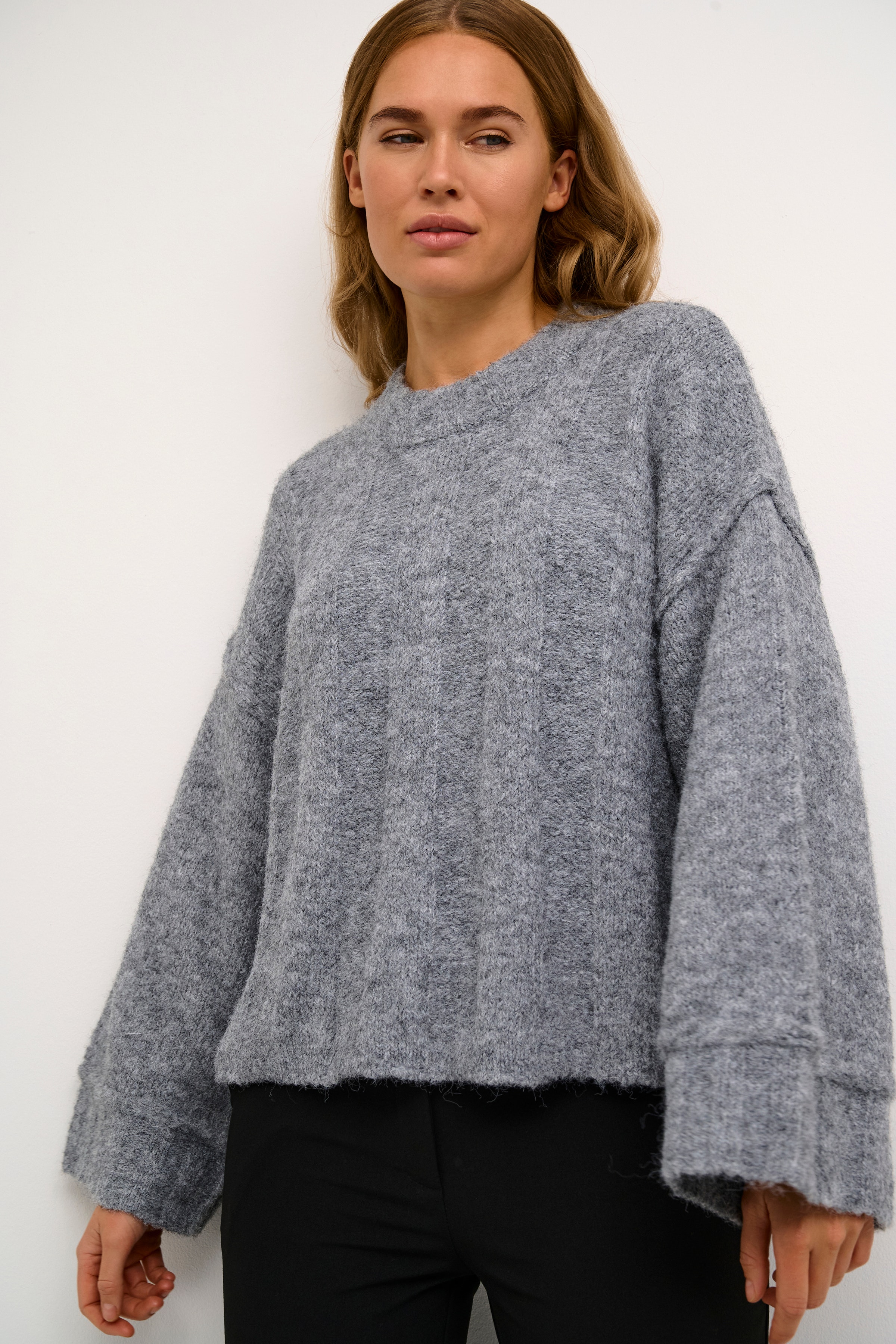 LaraKB Pullover LOOKBOOK FRONT 10104815-103702