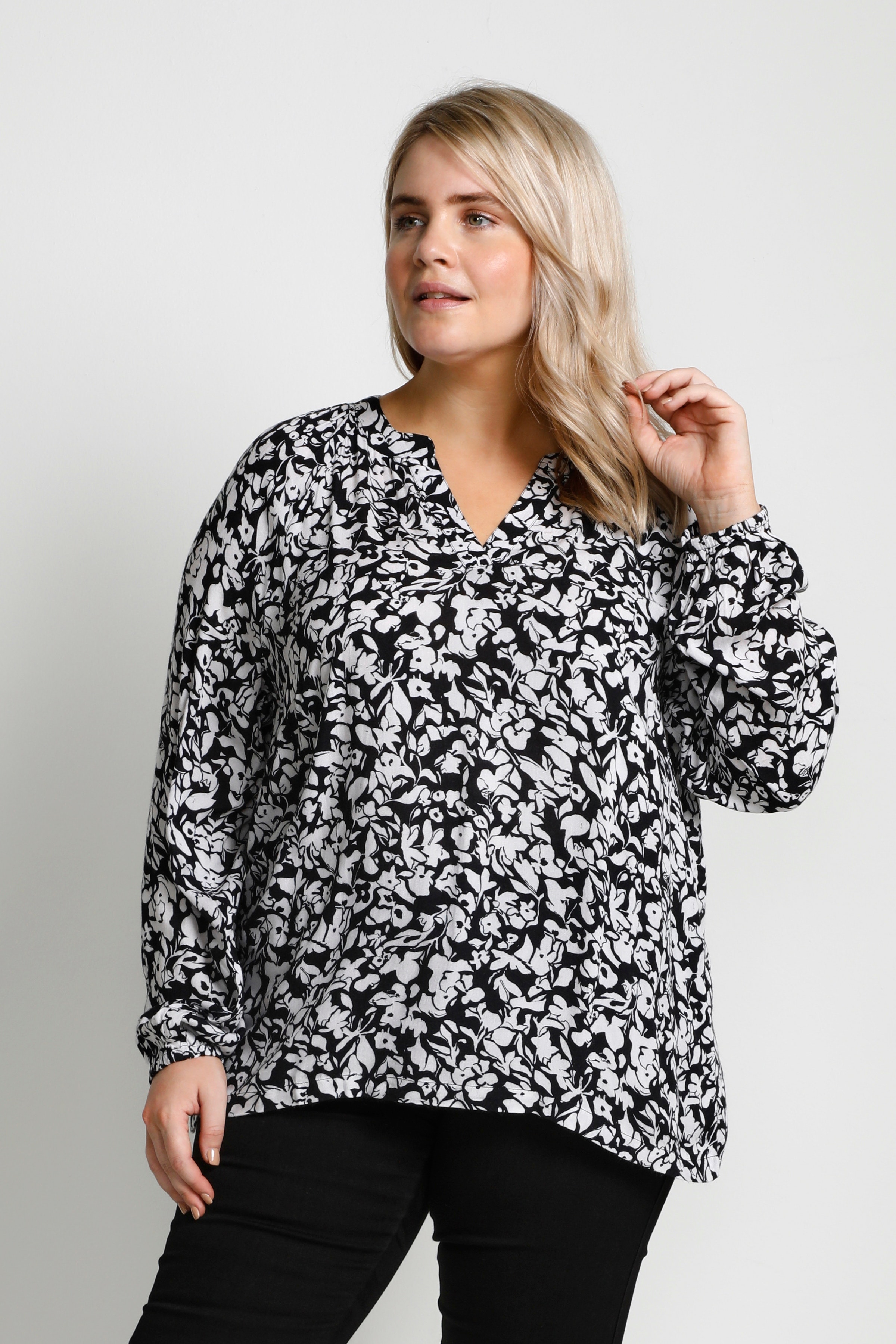 KCburma Blouse with long sleeve LOOKBOOK FRONT 10580972-103088