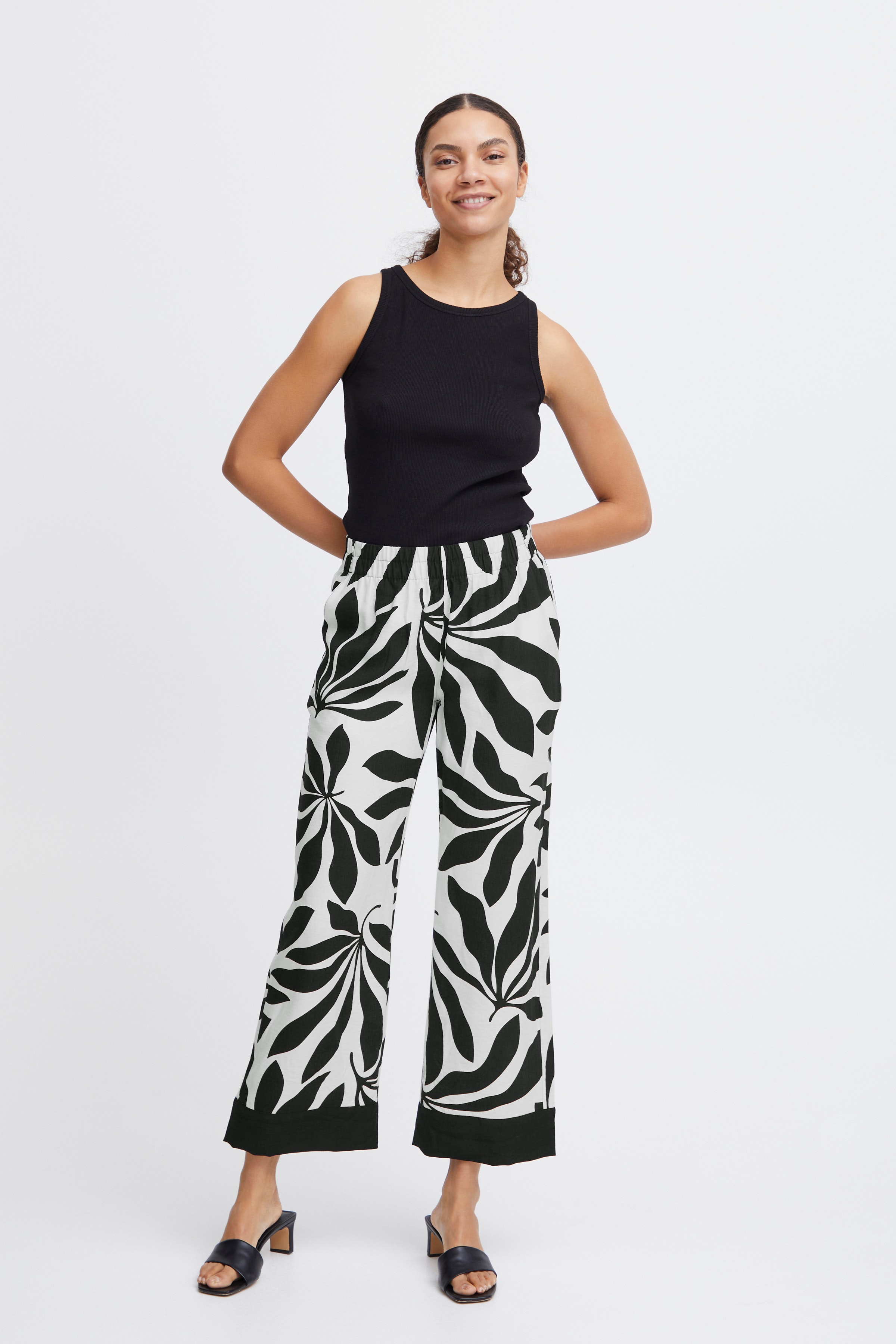 BYJANINA Hose LOOKBOOK FRONT 20814898-203167