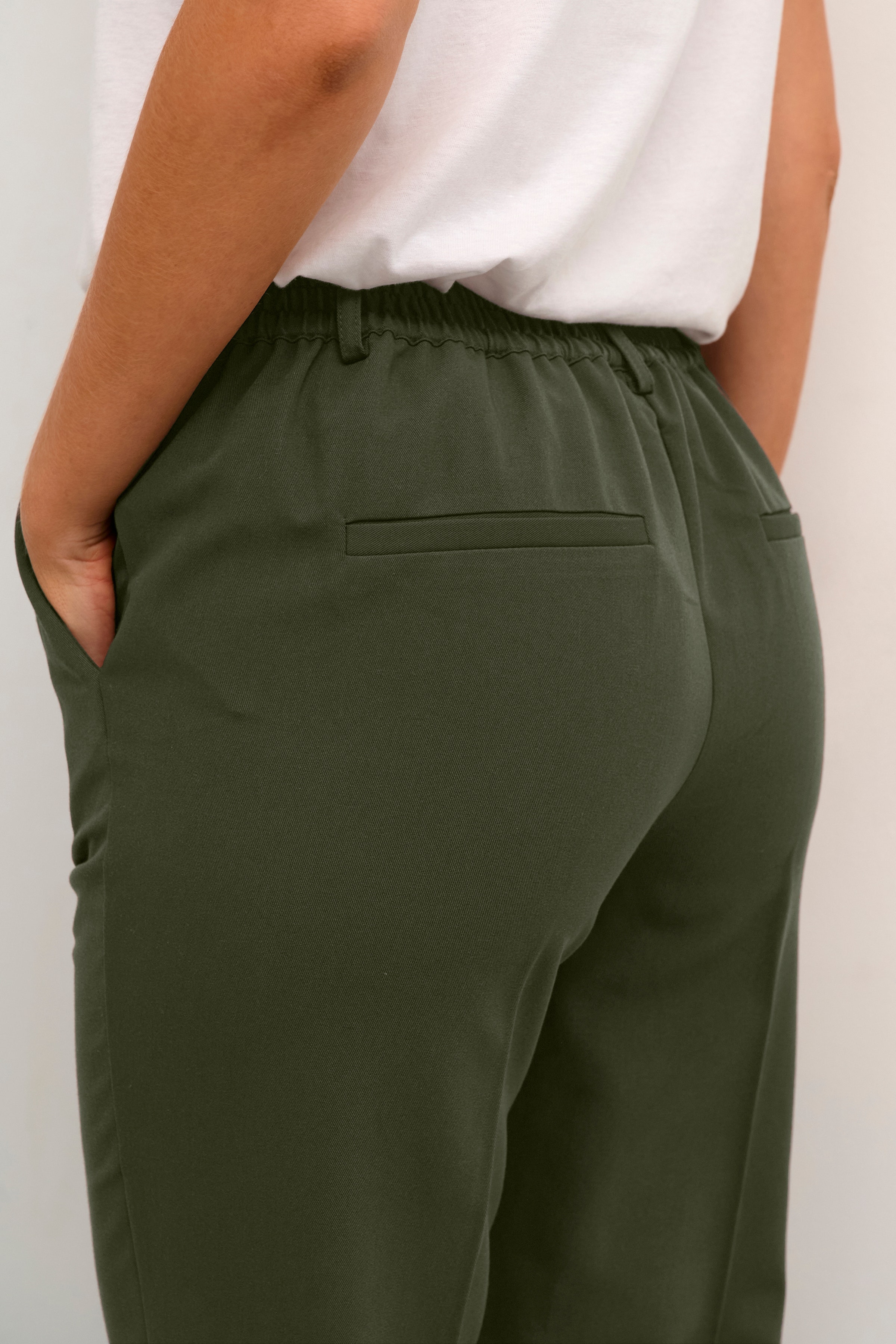 KAsakura Lange Hose LOOKBOOK DETAIL 10506858-190414