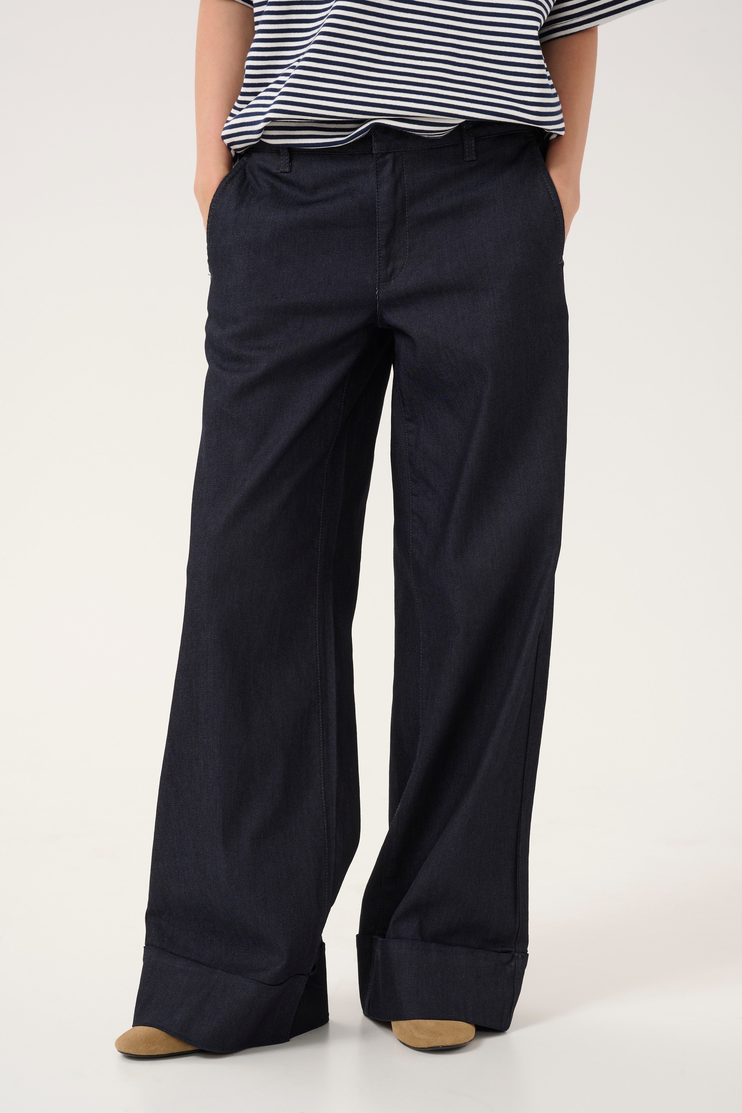 TennaMW Trousers LOOKBOOK FRONT 10705063-100067