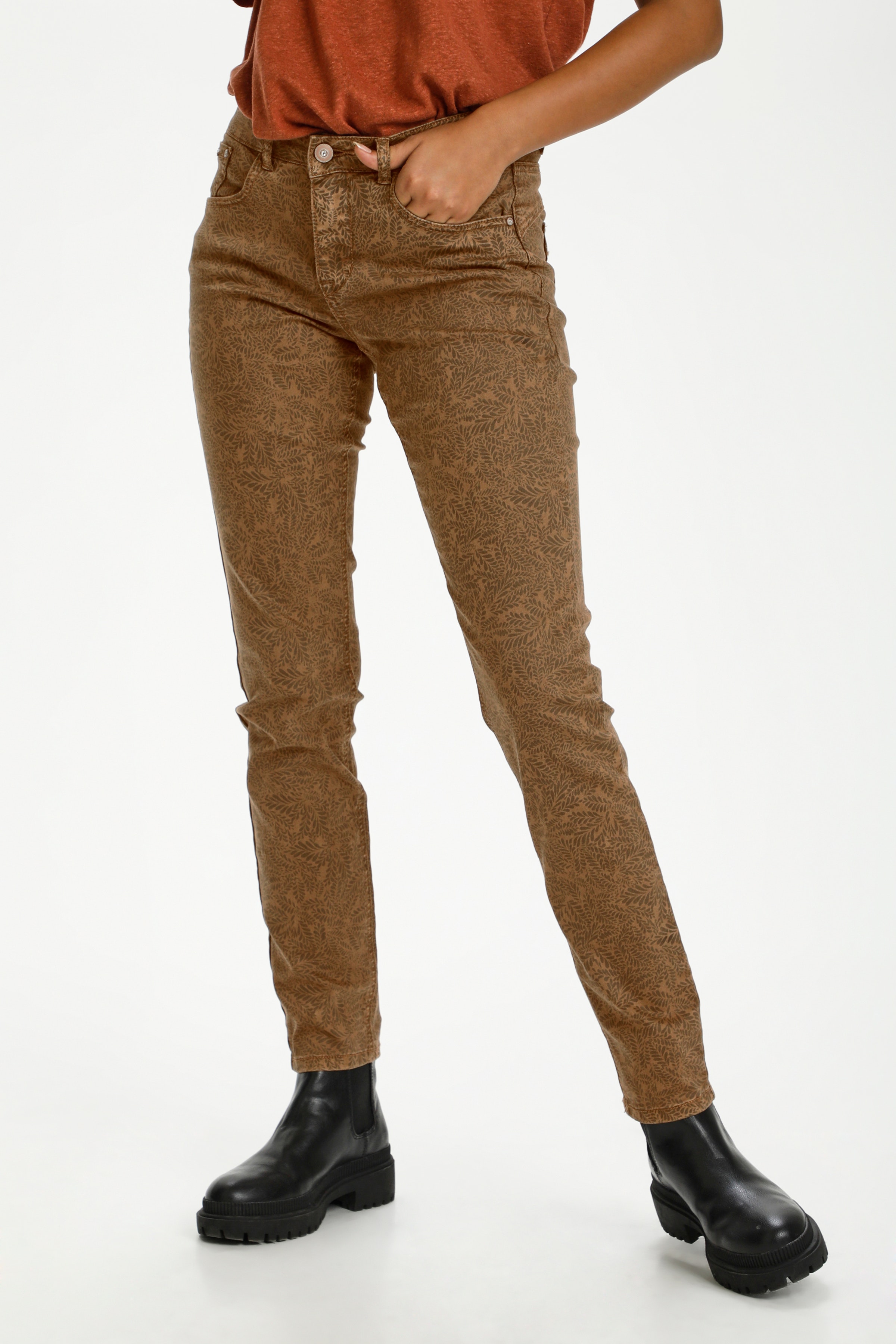CRLotte Printed Twill Pant - Coco Fit LOOKBOOK FRONT 10608248-101444
