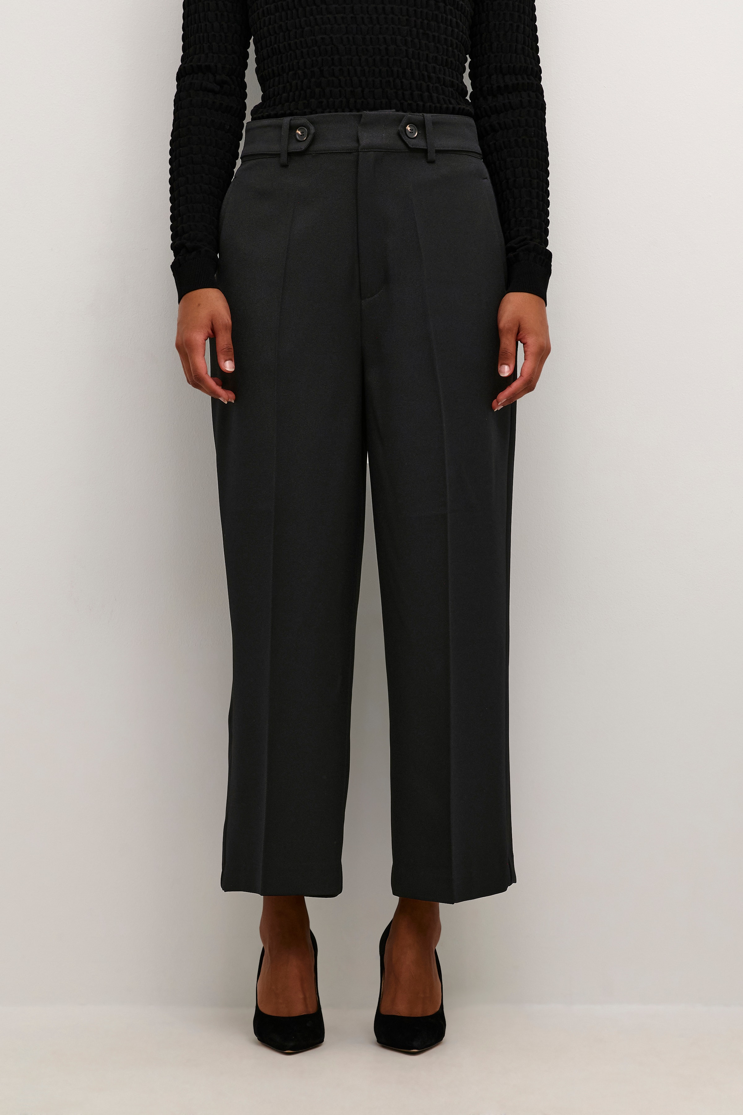 KAdorit Trousers LOOKBOOK FRONT 10508054-100121