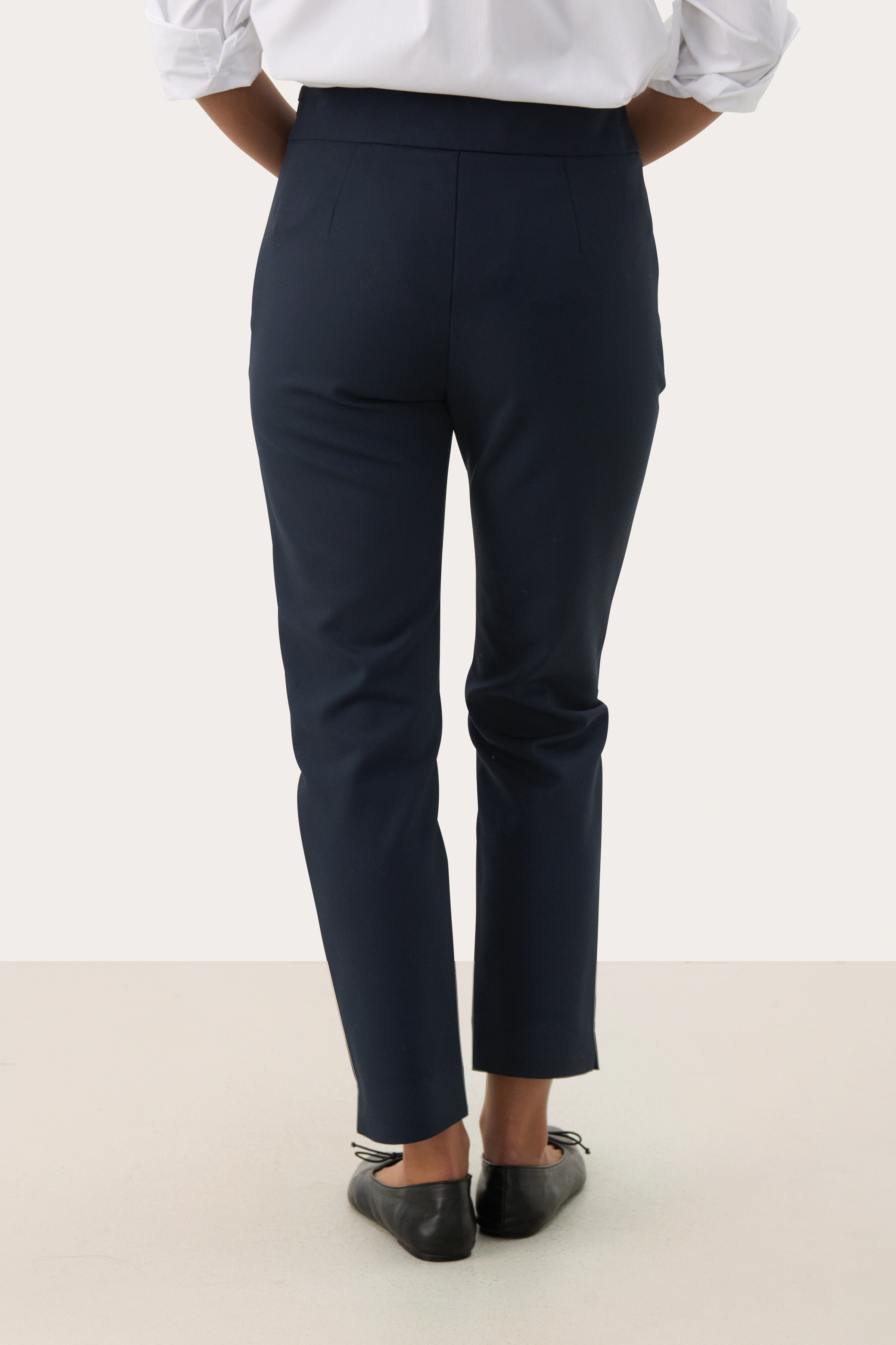 NylaPW Trousers LOOKBOOK BACK 30309761-194013