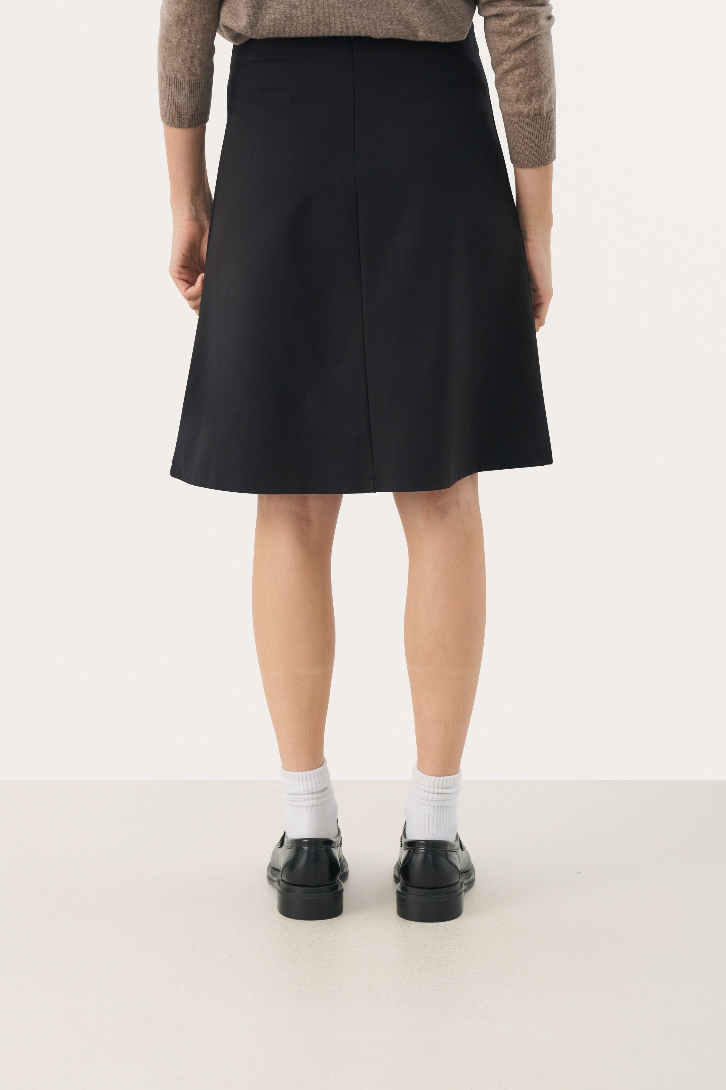 JemajaPW Skirt LOOKBOOK BACK 30308372-194008