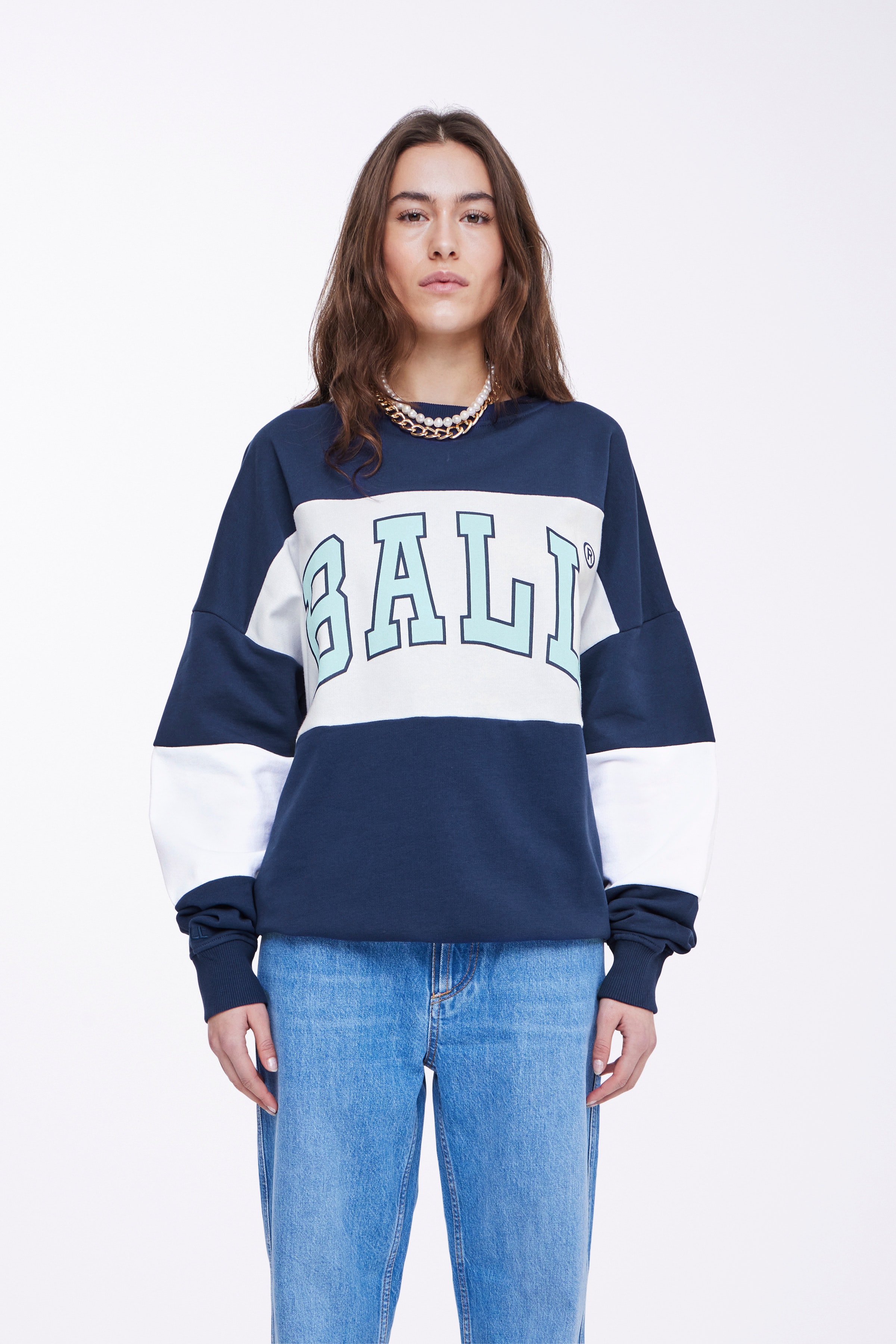 J. ROBINSON SWEATSHIRT LOOKBOOK FRONT 50400046-193934