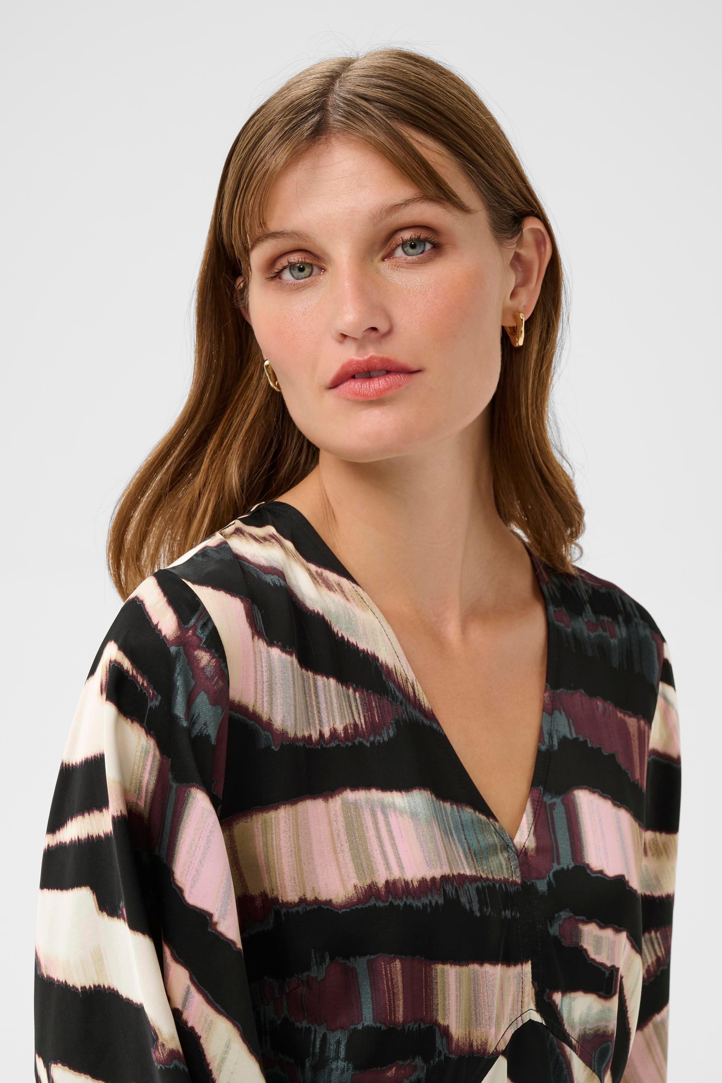 SLCiela Blus LOOKBOOK DETAIL 30408844-304367