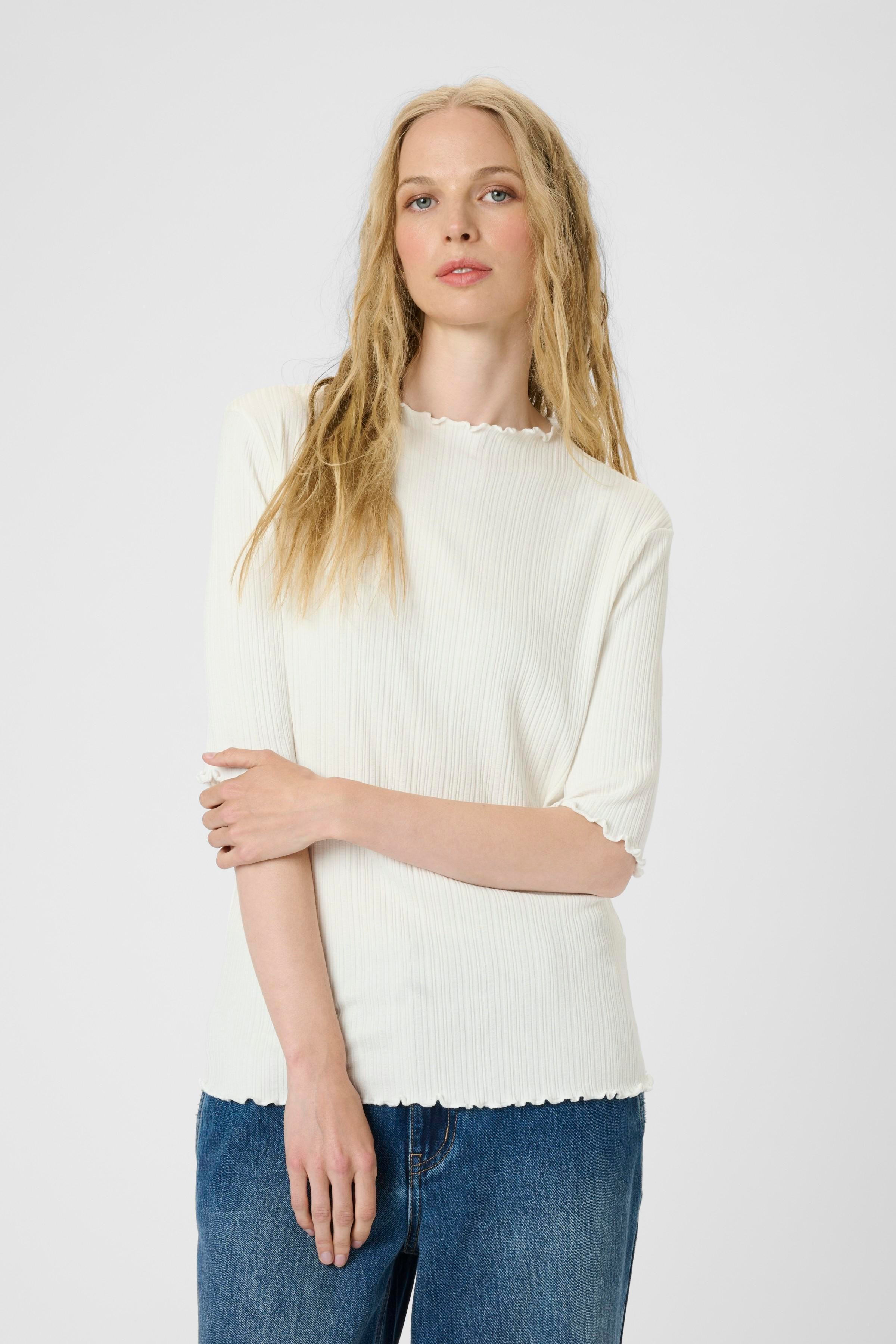CandaceKB T-shirt LOOKBOOK FRONT 10103315-110103