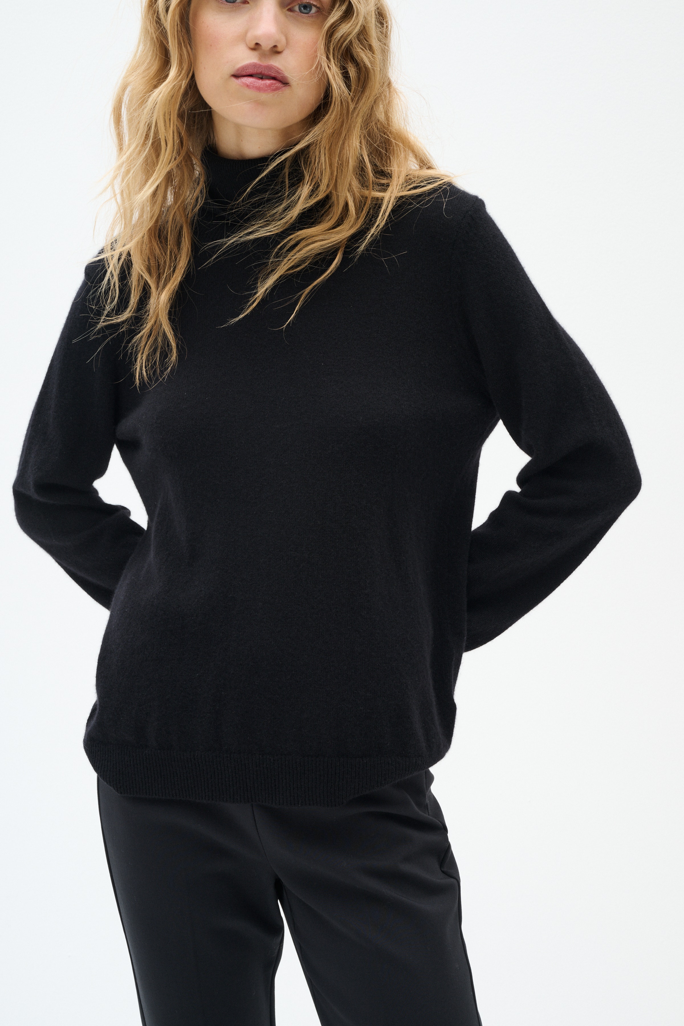 LukkaIW Rollneck Kaschmir Pullover LOOKBOOK FRONT 30108211-194008