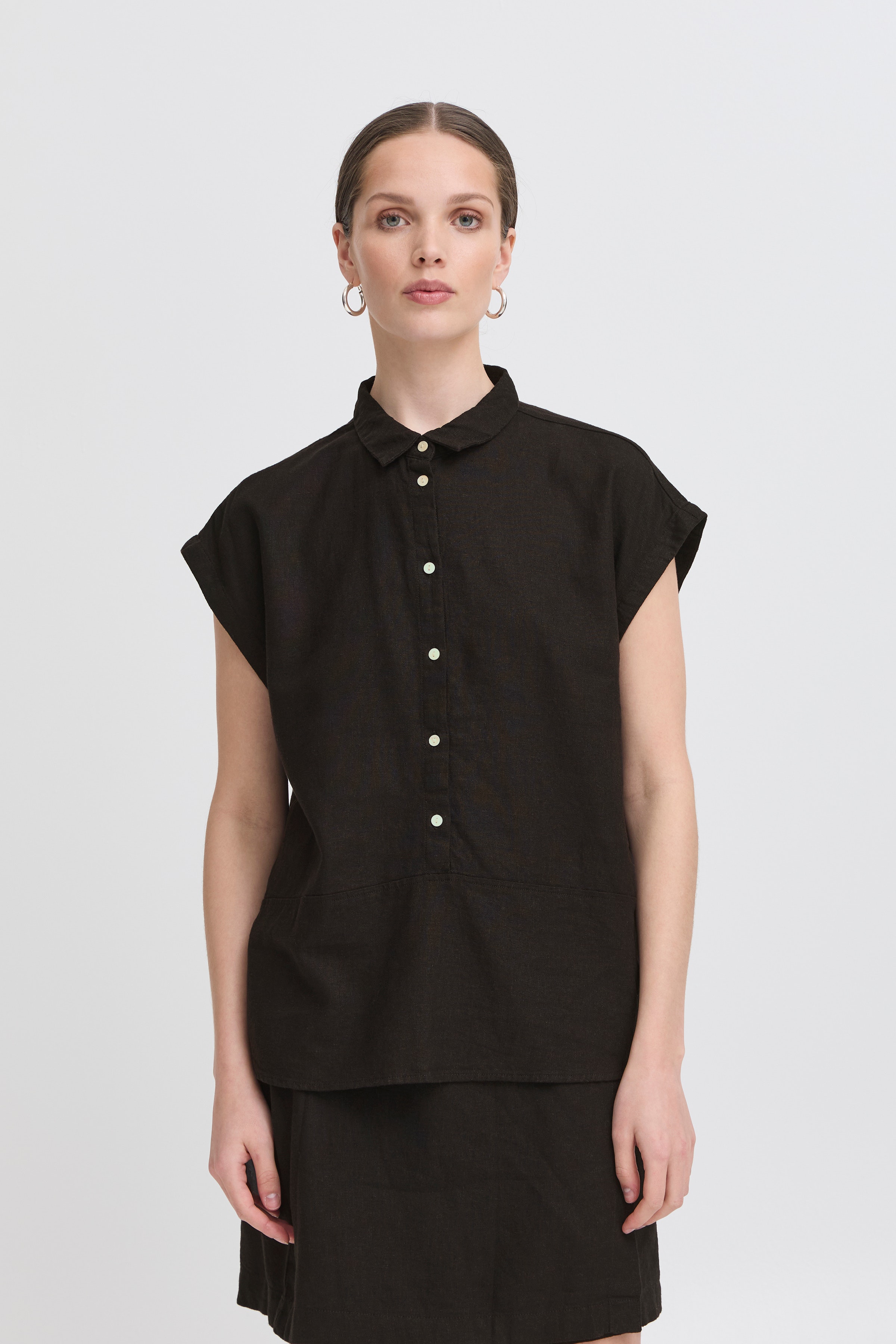 IHLINNO Blouse with short sleeve LOOKBOOK FRONT 20122922-194008