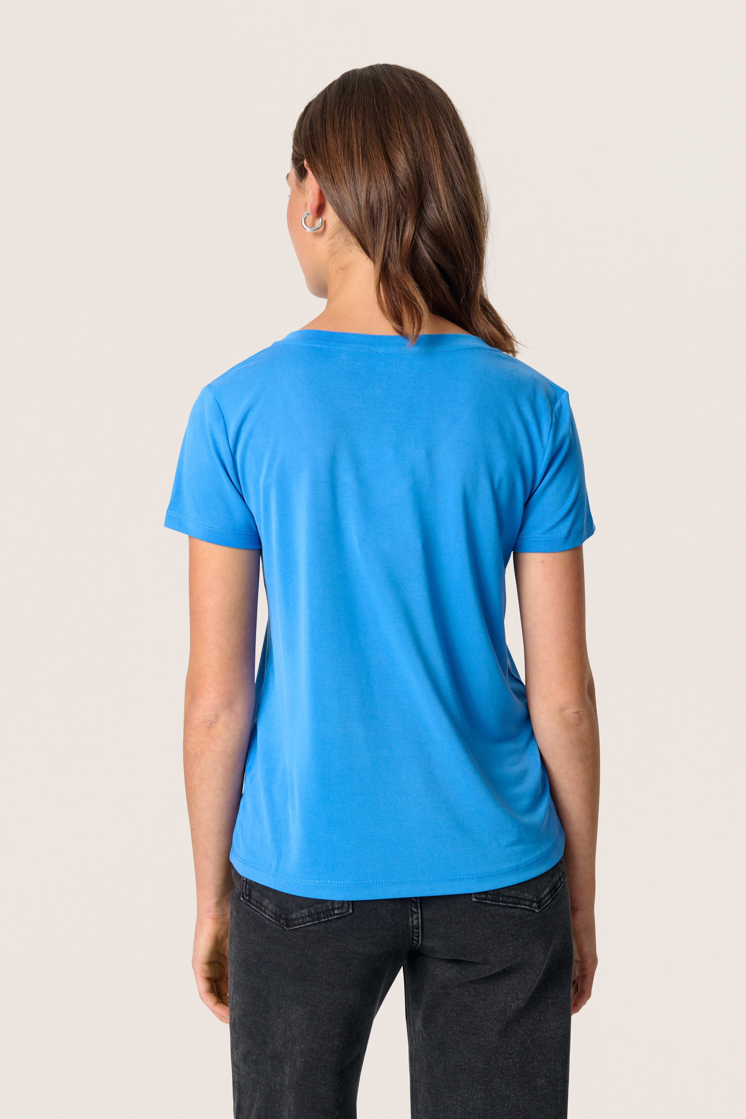 SLColumbine V-neck T-shirt LOOKBOOK BACK 30404284-184043