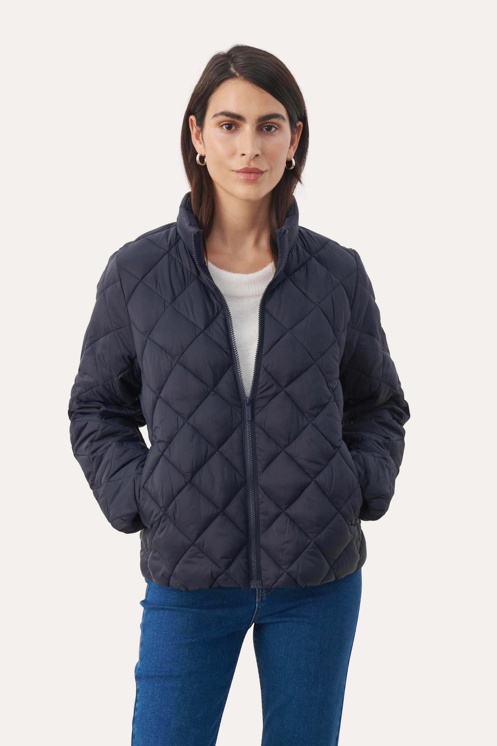 OliaPW Short down jacket LOOKBOOK FRONT 30307752-194013