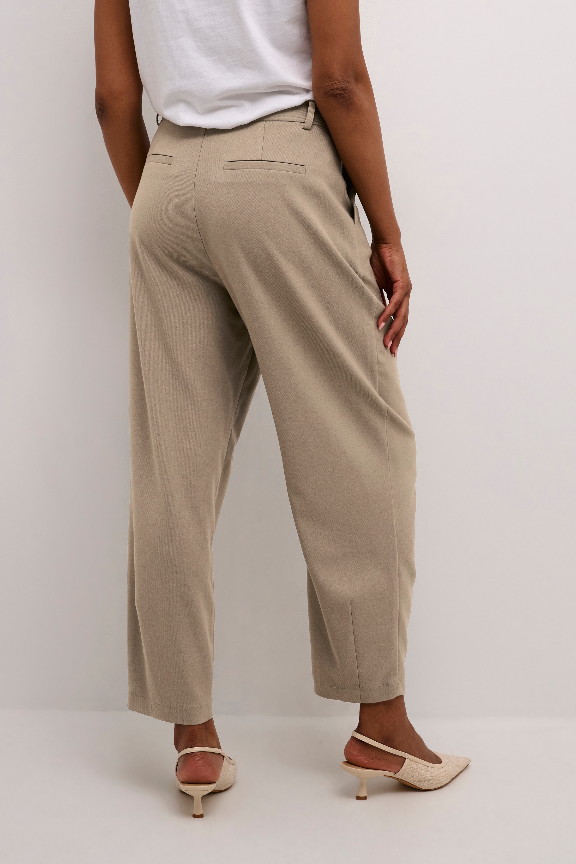 KAmerle Trousers LOOKBOOK BACK 10504769-181110