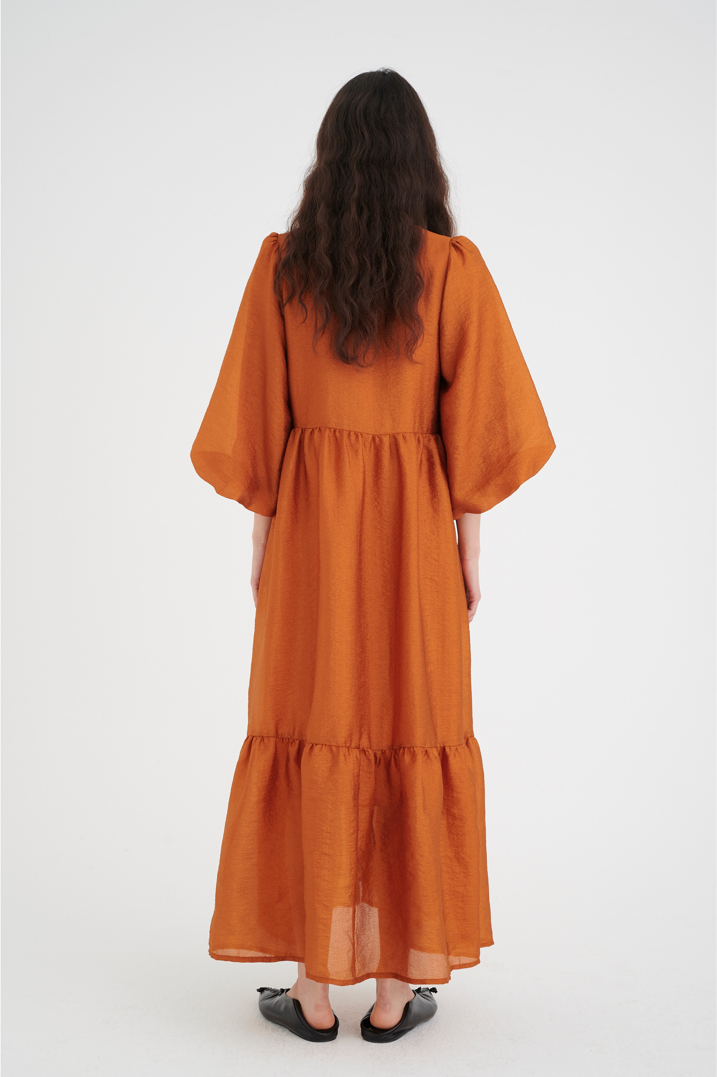 YivaIW Klänning LOOKBOOK FRONT 30106426-171340