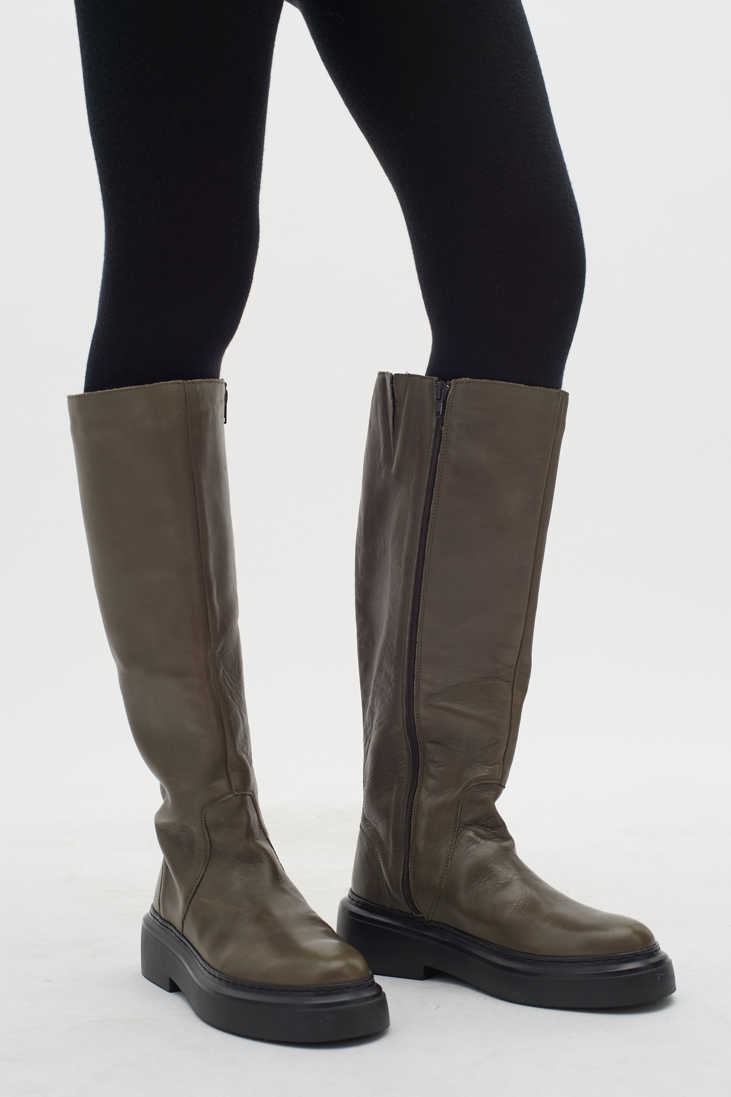 NoomoIW Boots LOOKBOOK FRONT 30108732-190406