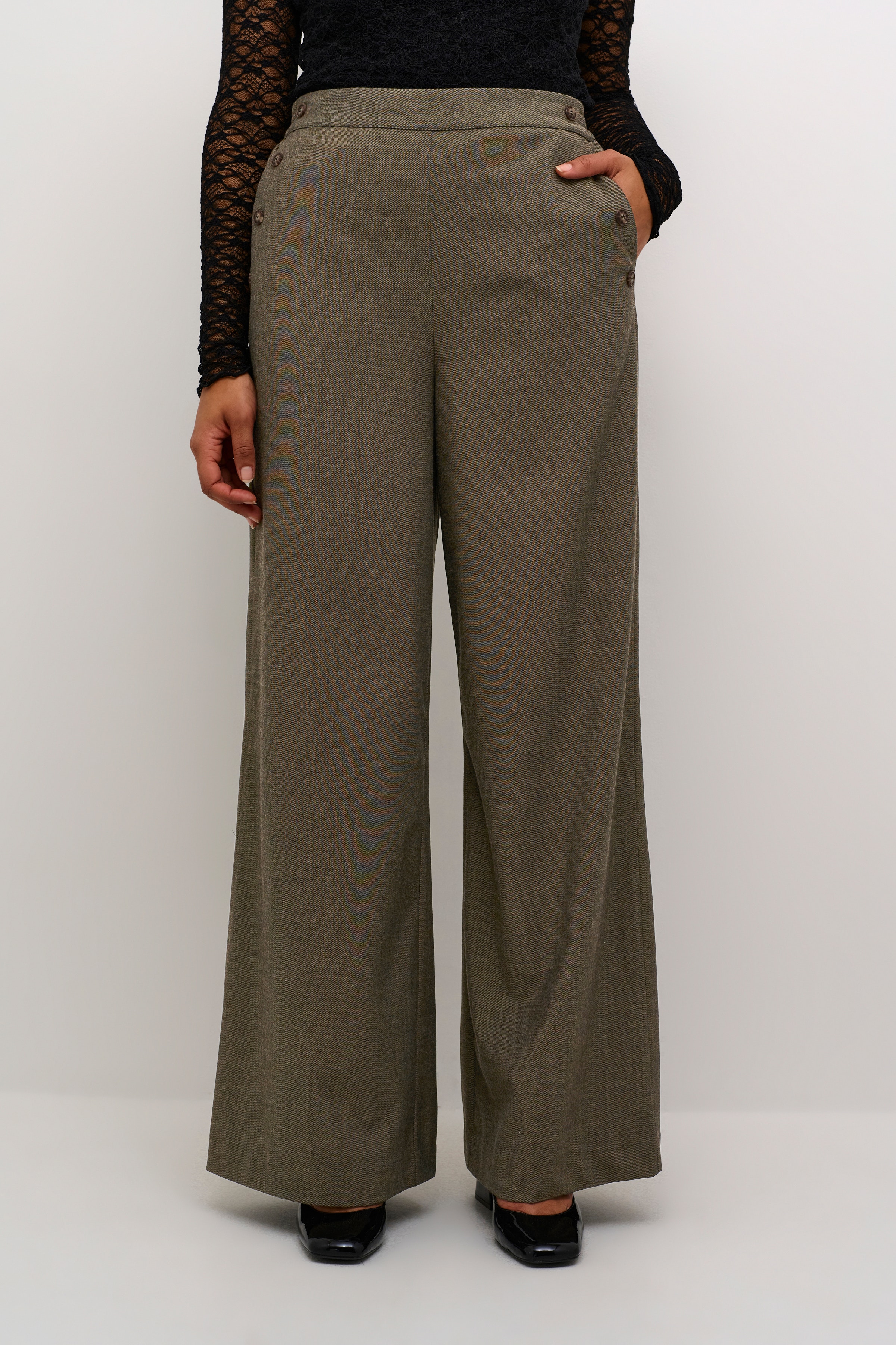 KAgigi Trousers LOOKBOOK FRONT 10508988-1908101