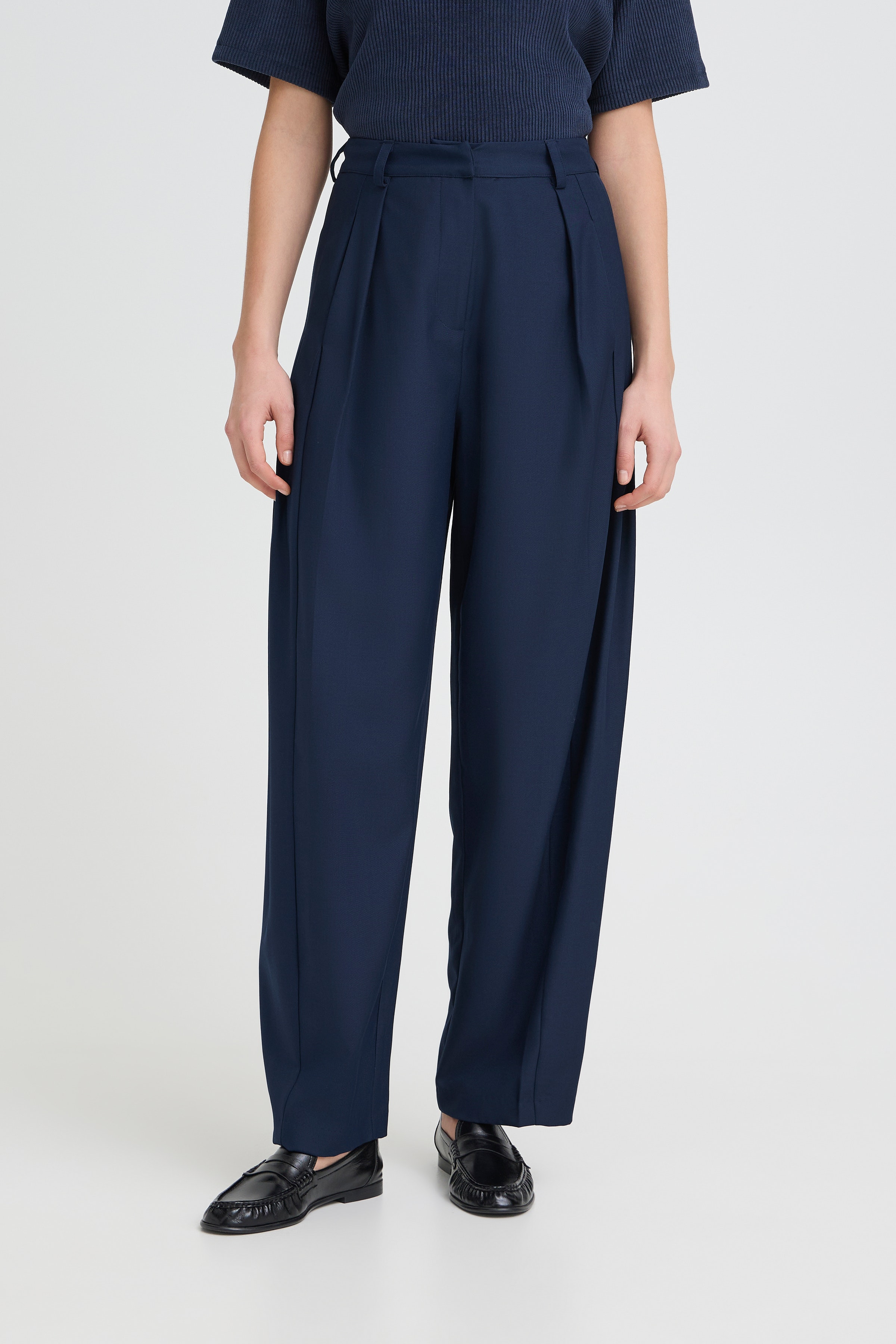 IHERINA Bukser LOOKBOOK FRONT 20125031-194013