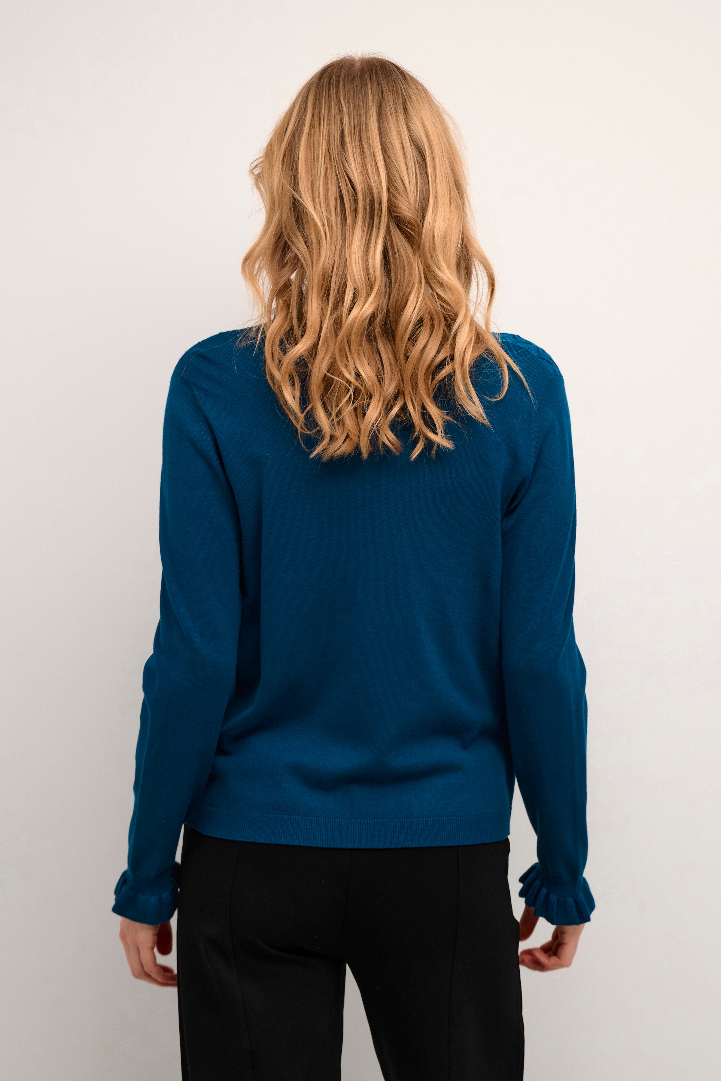 CRVillea Pullover LOOKBOOK BACK 10611897-194038