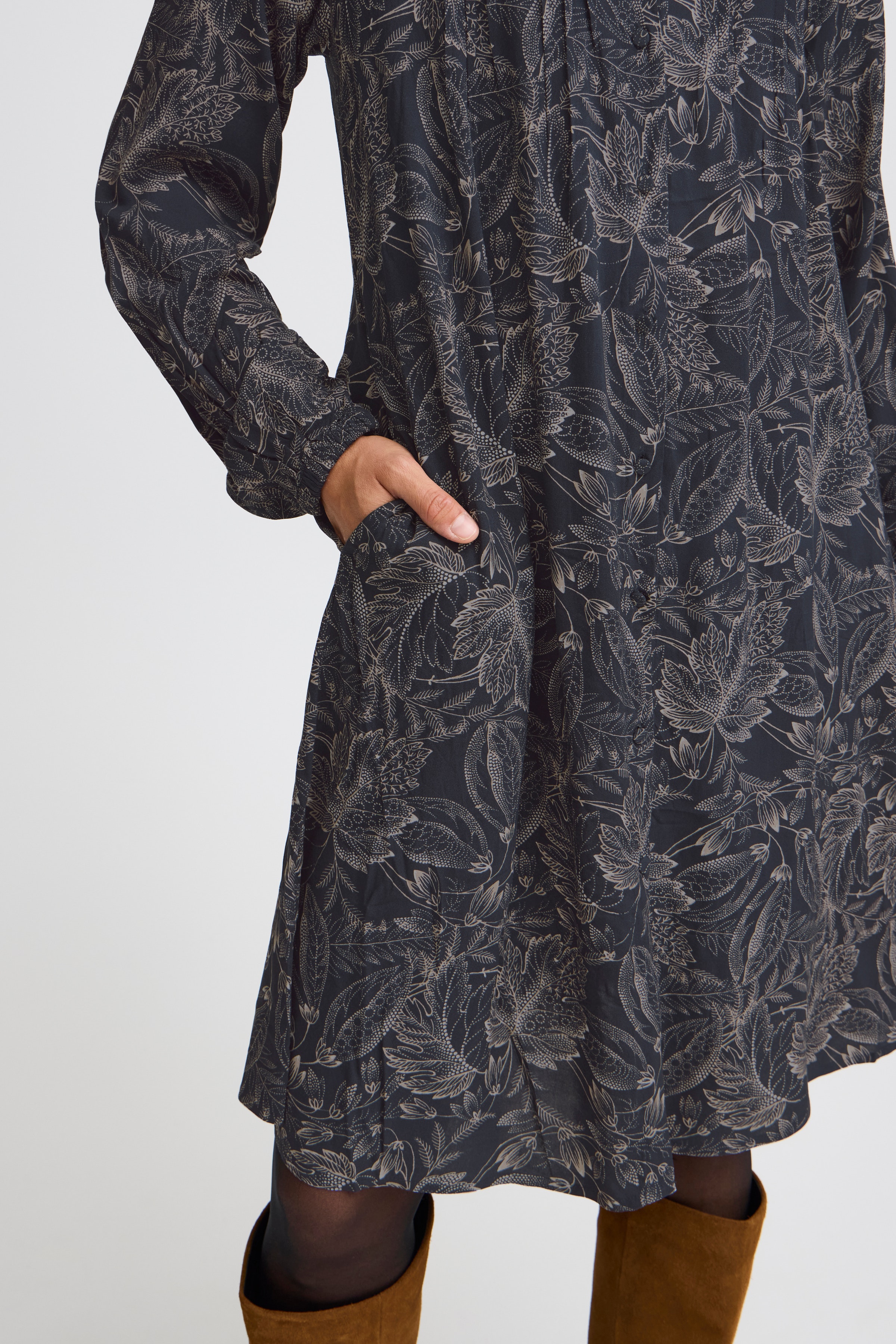 FRKIKI Kjole LOOKBOOK DETAIL 20614525-204046