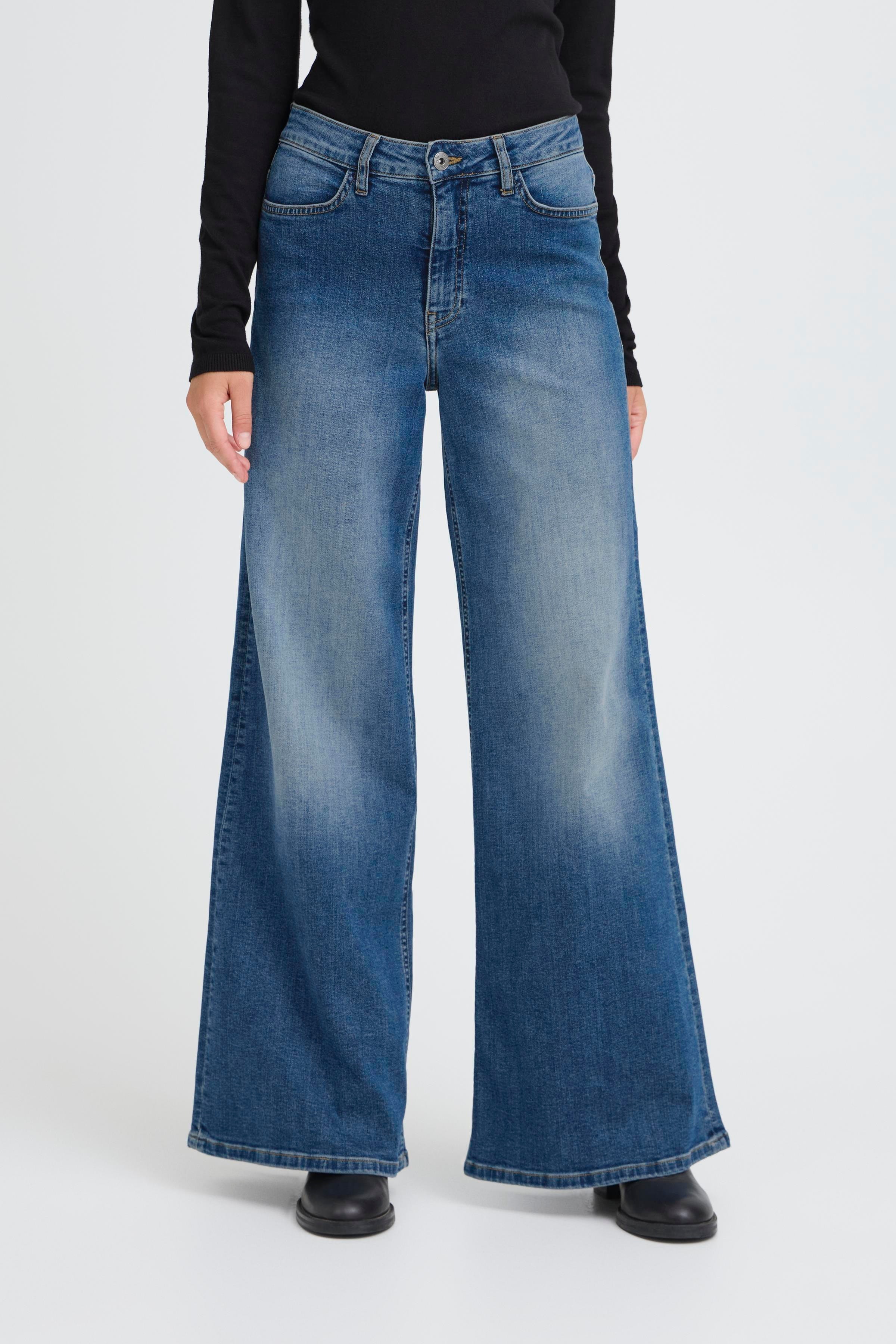 IHTWIGGY WIDE Jeans LOOKBOOK FRONT 20119022-19037