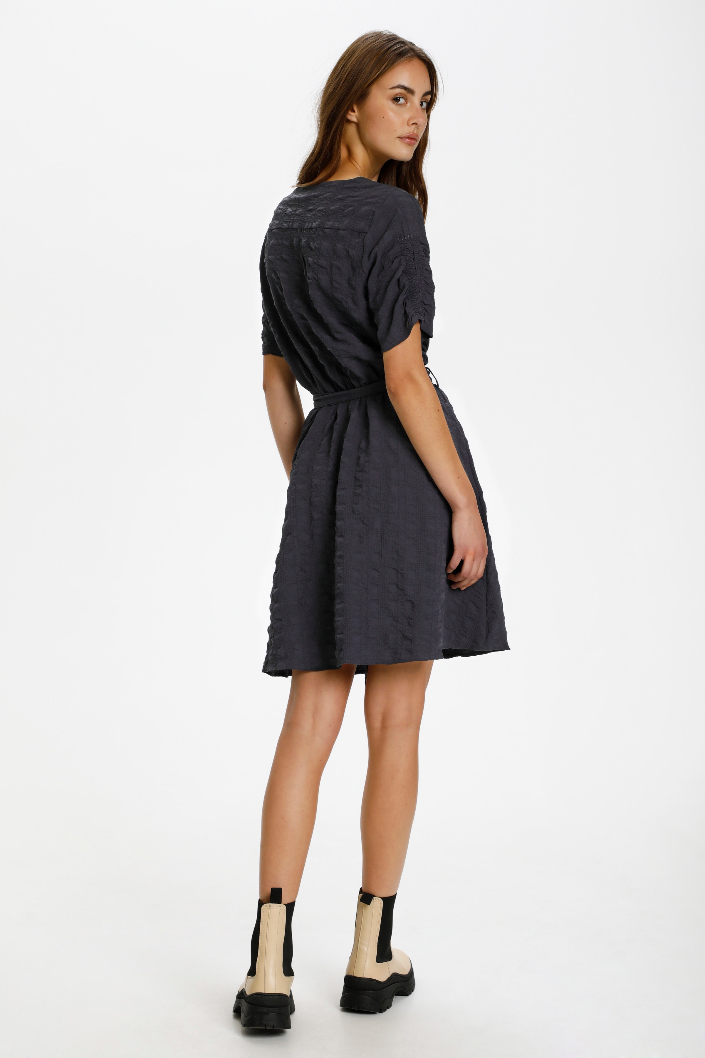 SLArjana Dress SS Solid

 LOOKBOOK BACK 30405571-194019