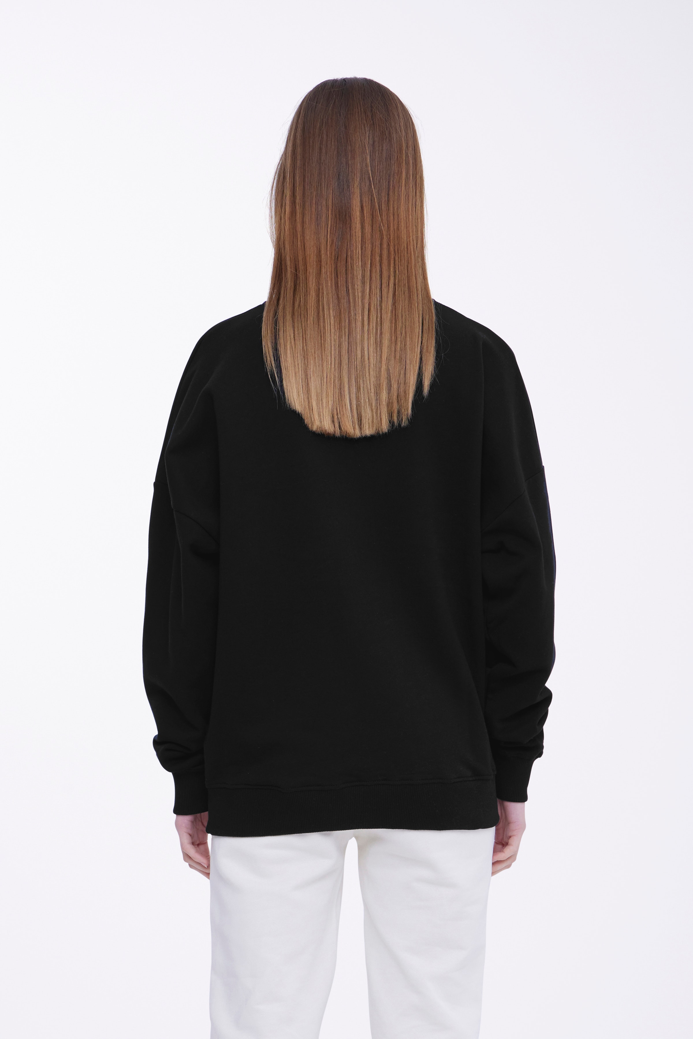 L. SMITH SWEATSHIRT LOOKBOOK BACK 50400051-193911