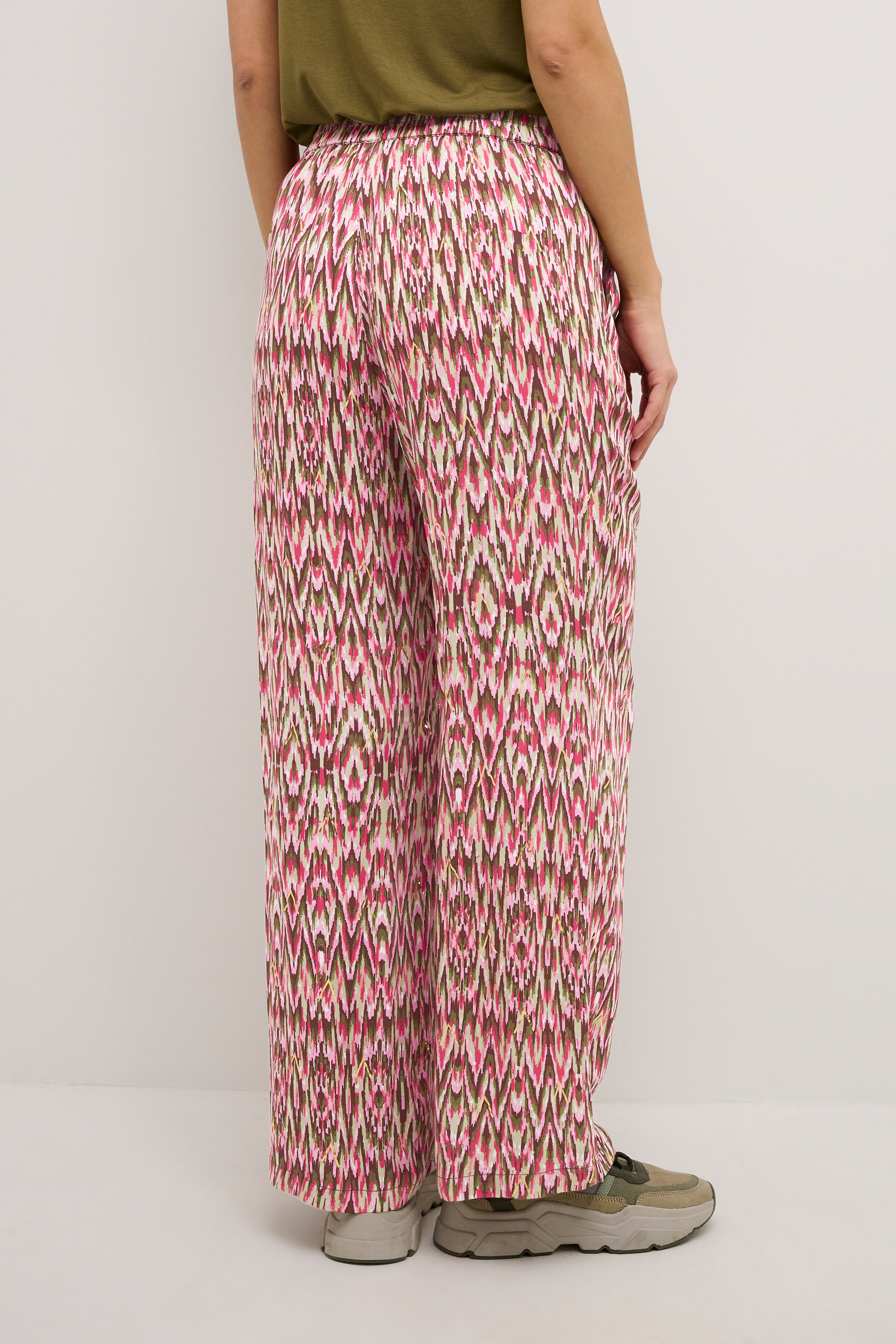 CUlola Trousers LOOKBOOK BACK 50109898-191317