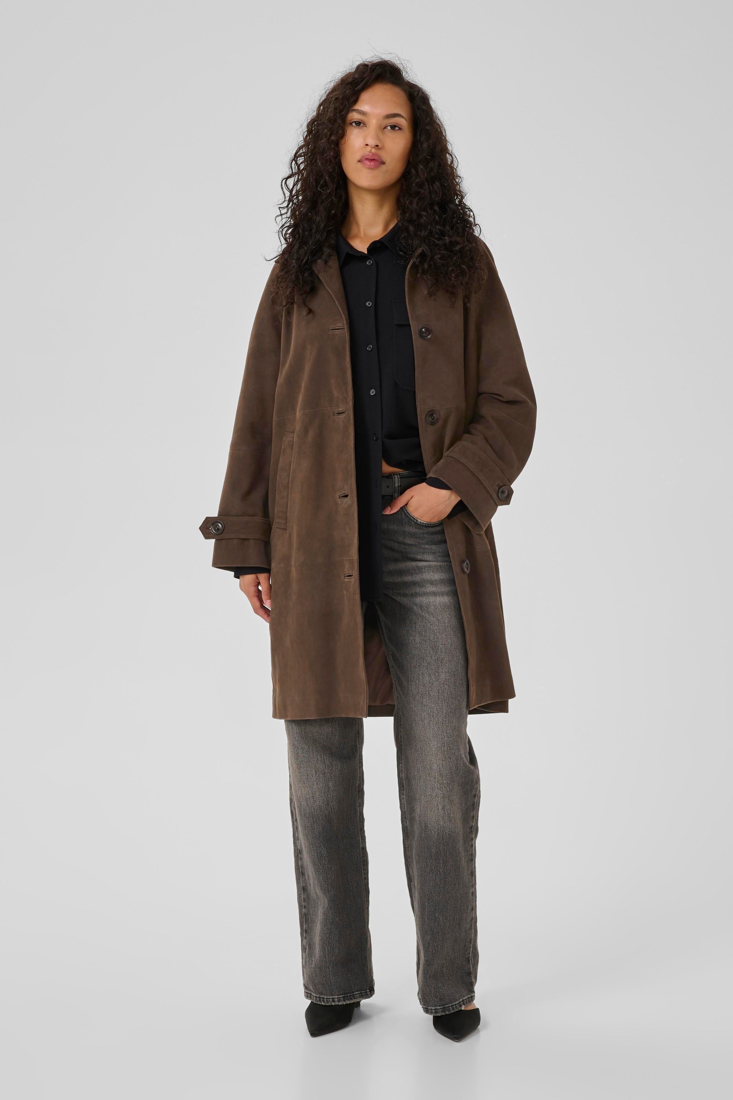 TaraMW Suede coat LOOKBOOK FRONT 10705270-190840