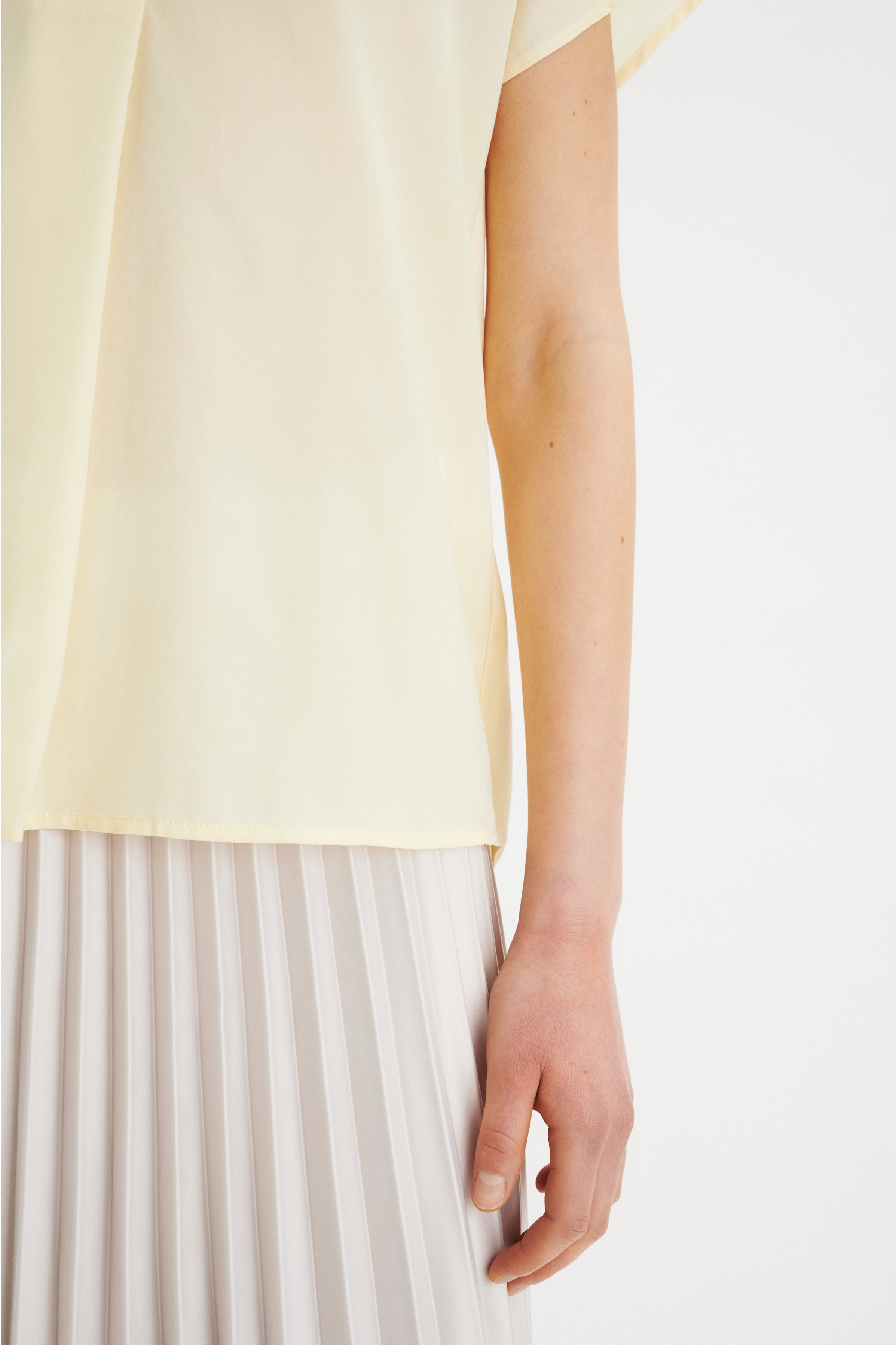 RindaIW Top LOOKBOOK DETAIL 30105188-120717