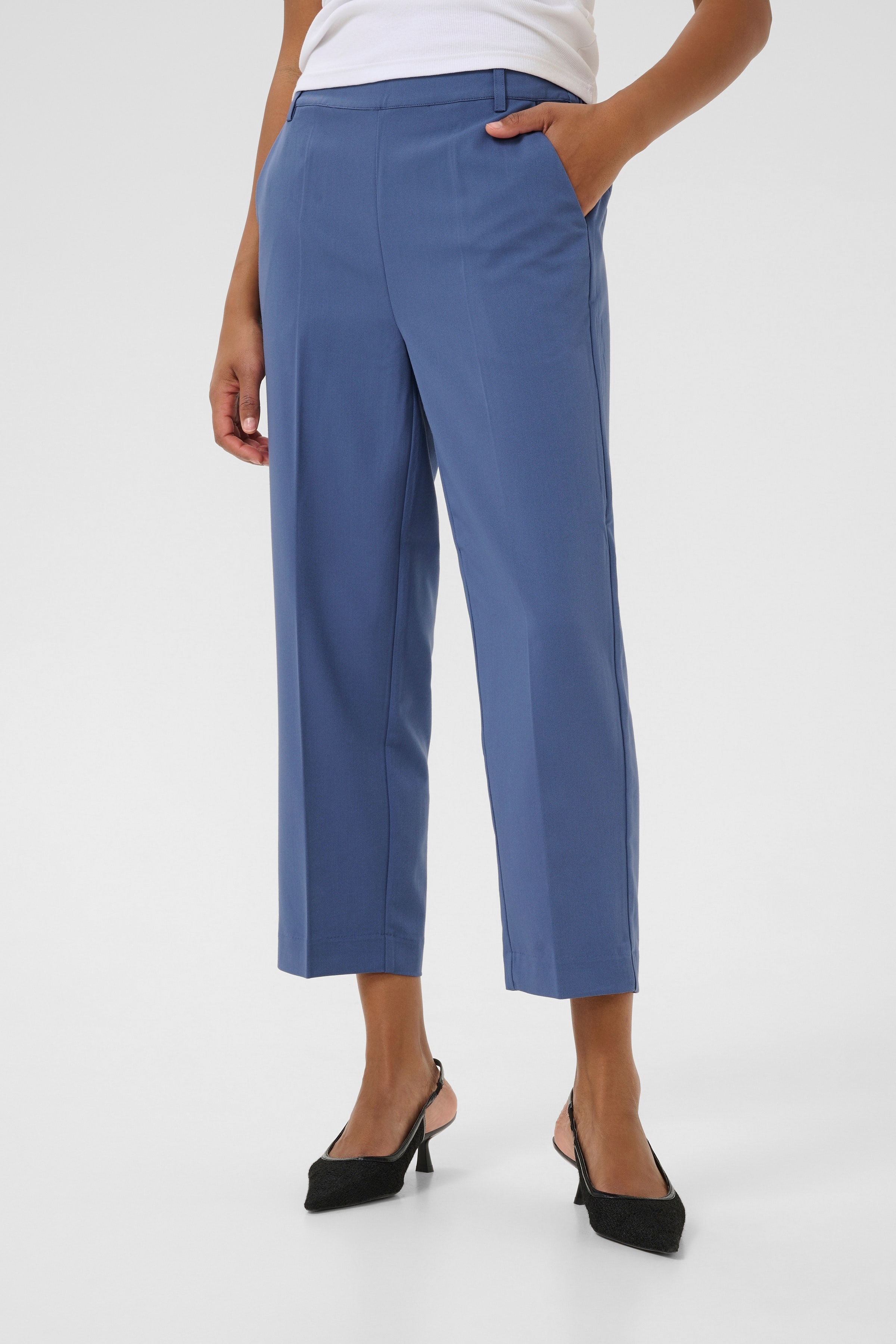 KAsakura Cropped Pants LOOKBOOK FRONT 10506127-193928