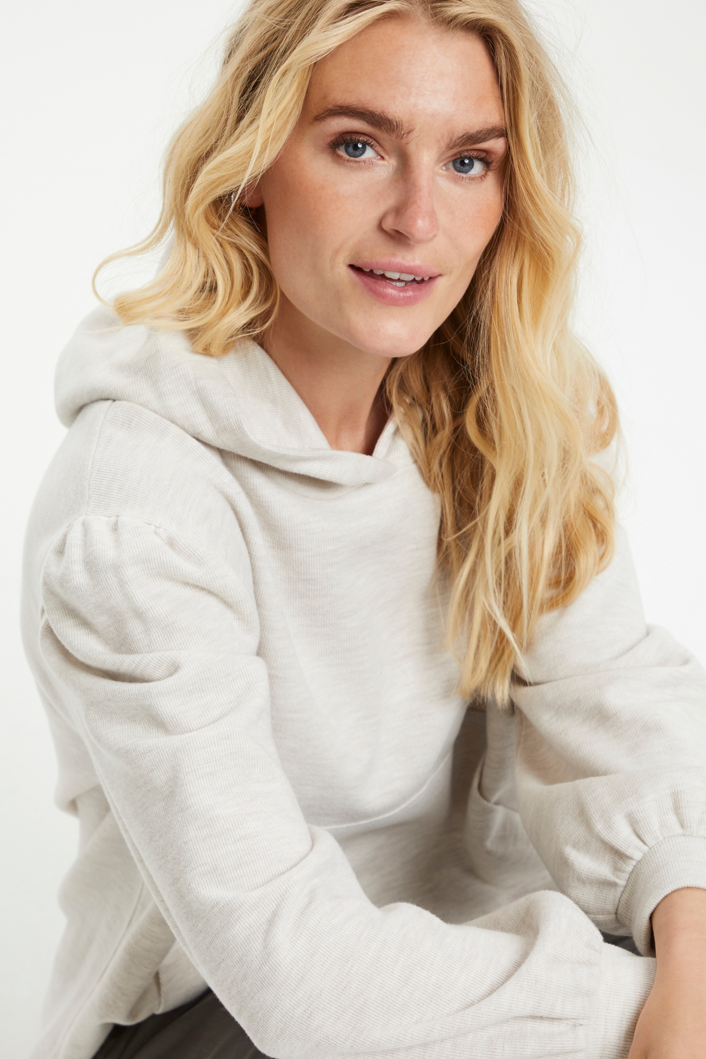 CRAnni Sweatshirt LOOKBOOK DETAIL 10608716-100232