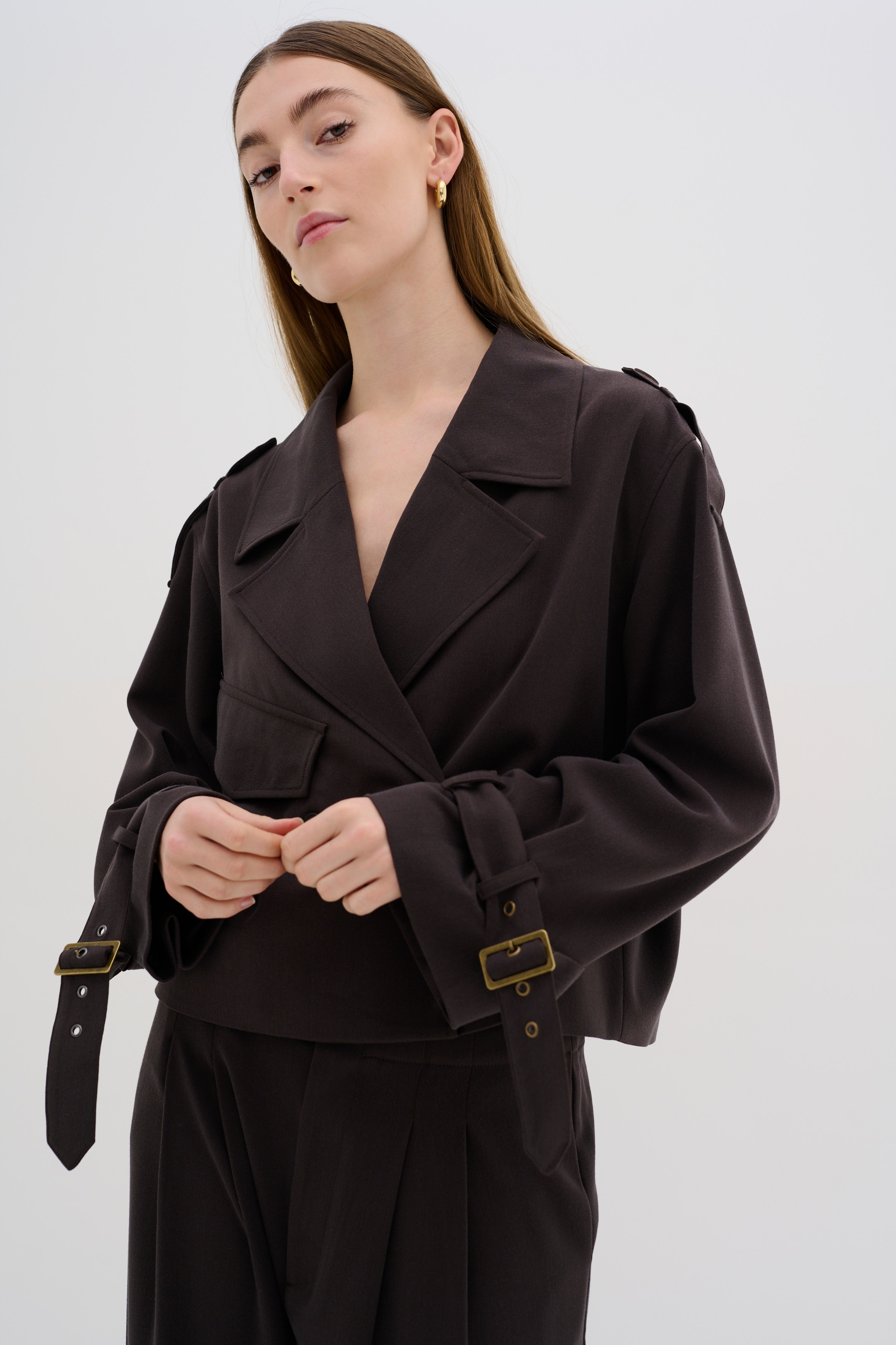 SilleMW Korte trenchcoat LOOKBOOK FRONT 10704806-190840