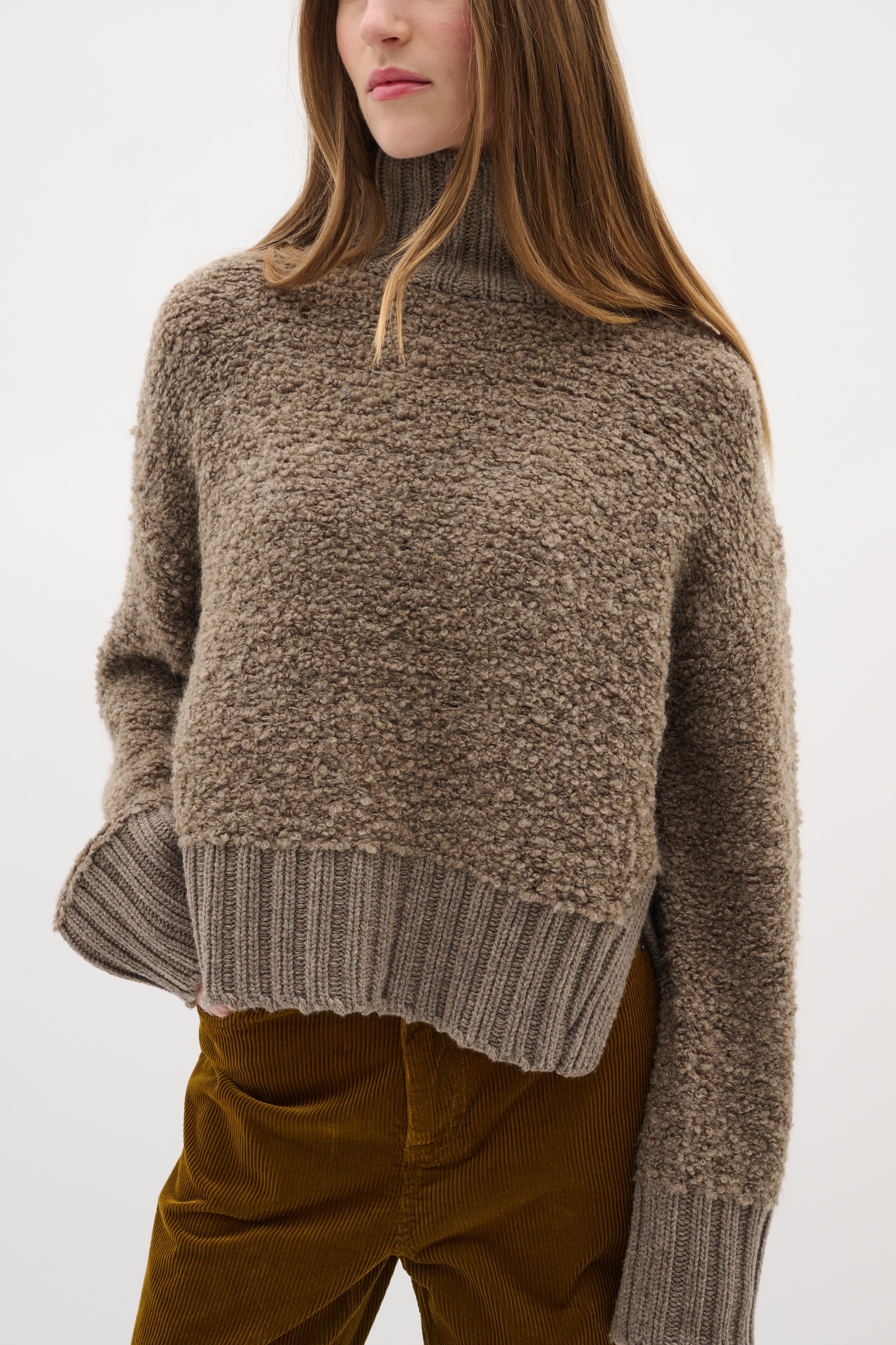 GuoIW Highneck Pullover LOOKBOOK FRONT 30110937-1813041