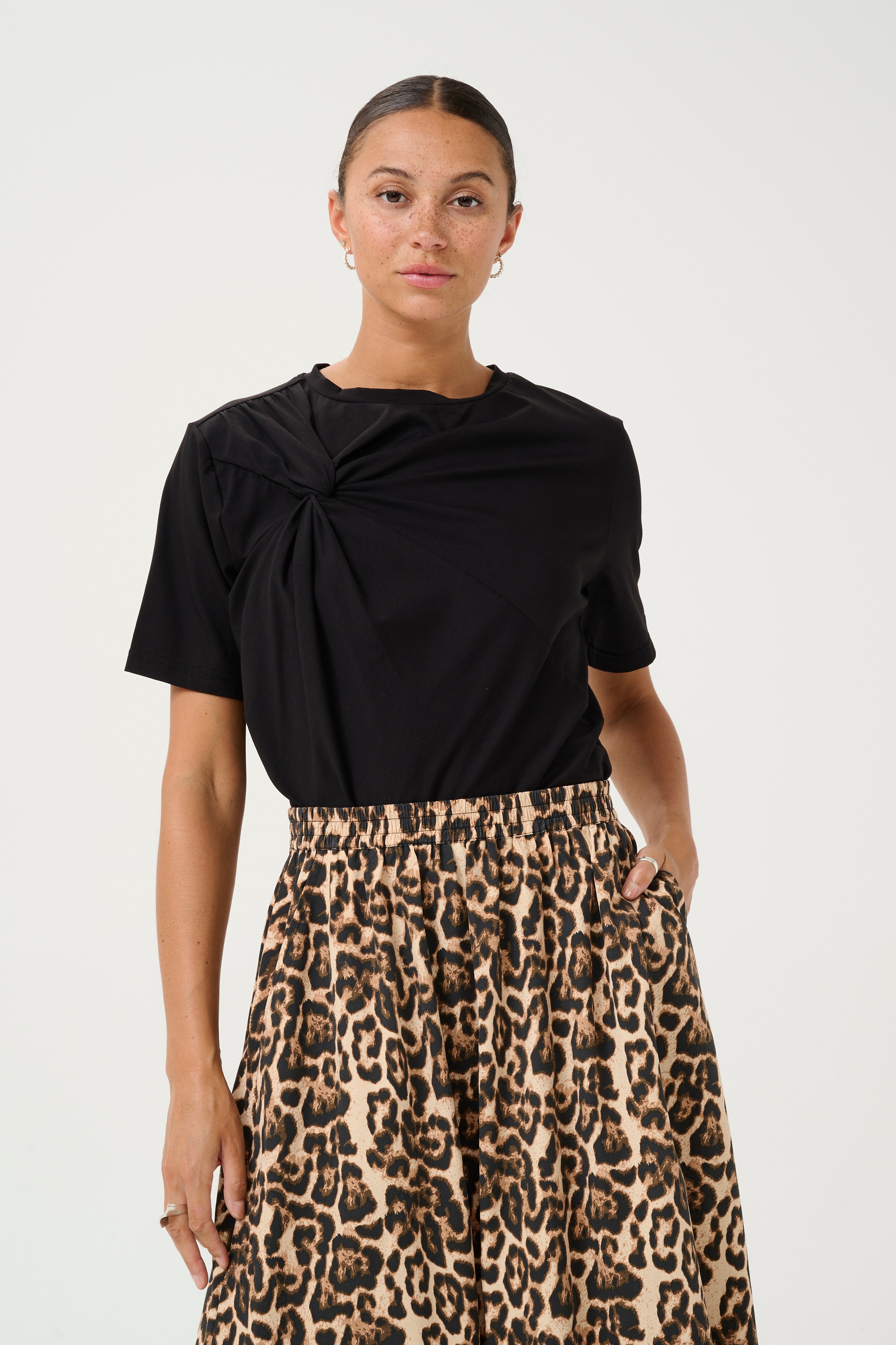 KAeloise T-shirt LOOKBOOK FRONT 10509656-100121