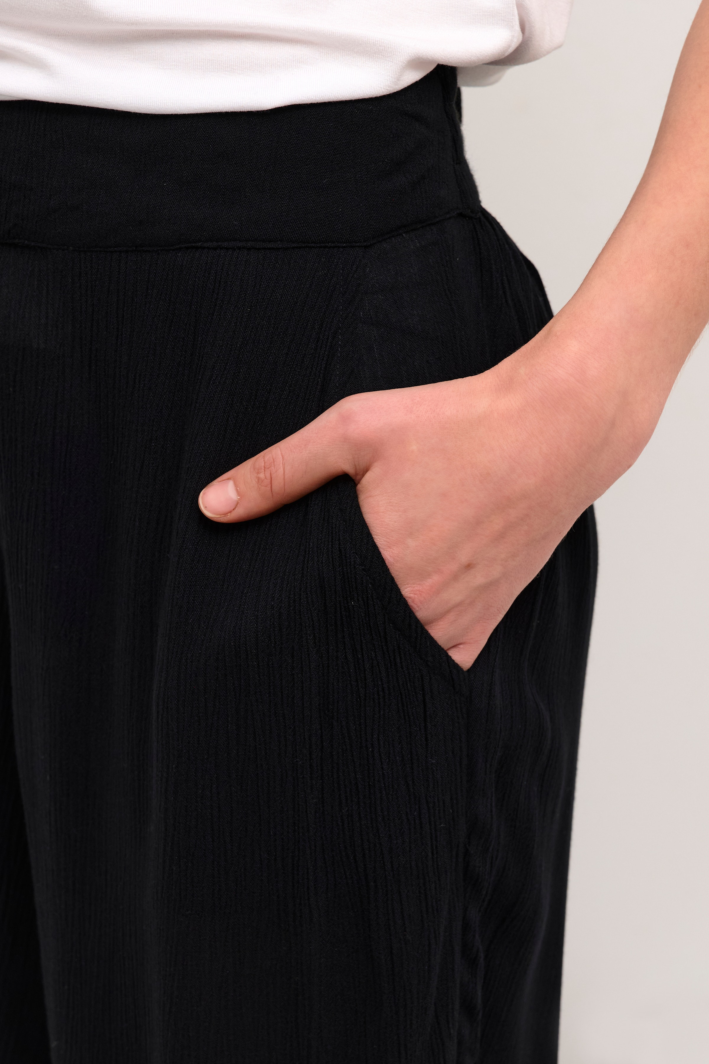 BPulla Trousers LOOKBOOK DETAIL 10590456-100121B