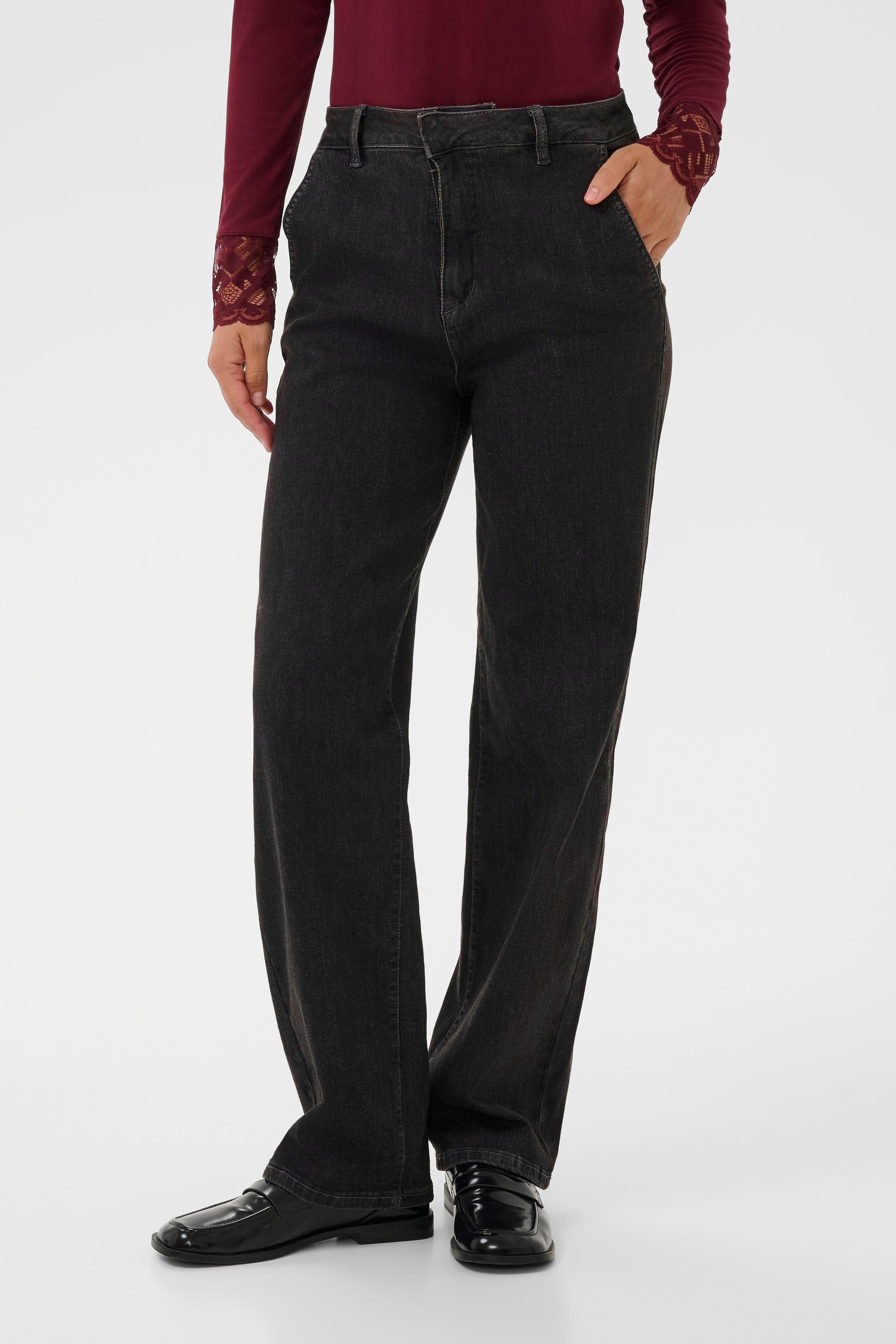 CRVisti Straight Leg Jeans LOOKBOOK FRONT 10613942-107963