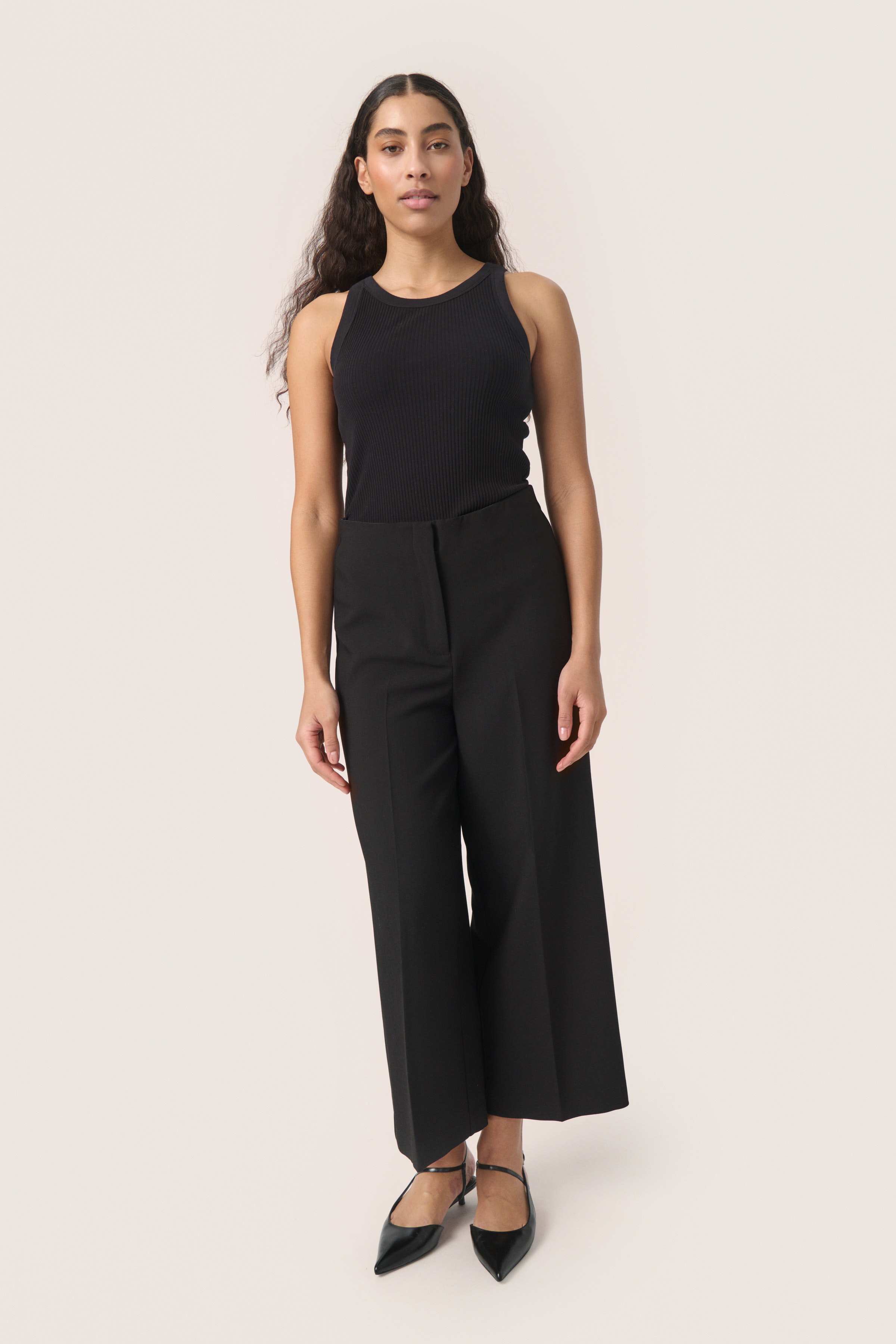 SLCorinne Cropped Trousers LOOKBOOK FRONT 30407013-194008