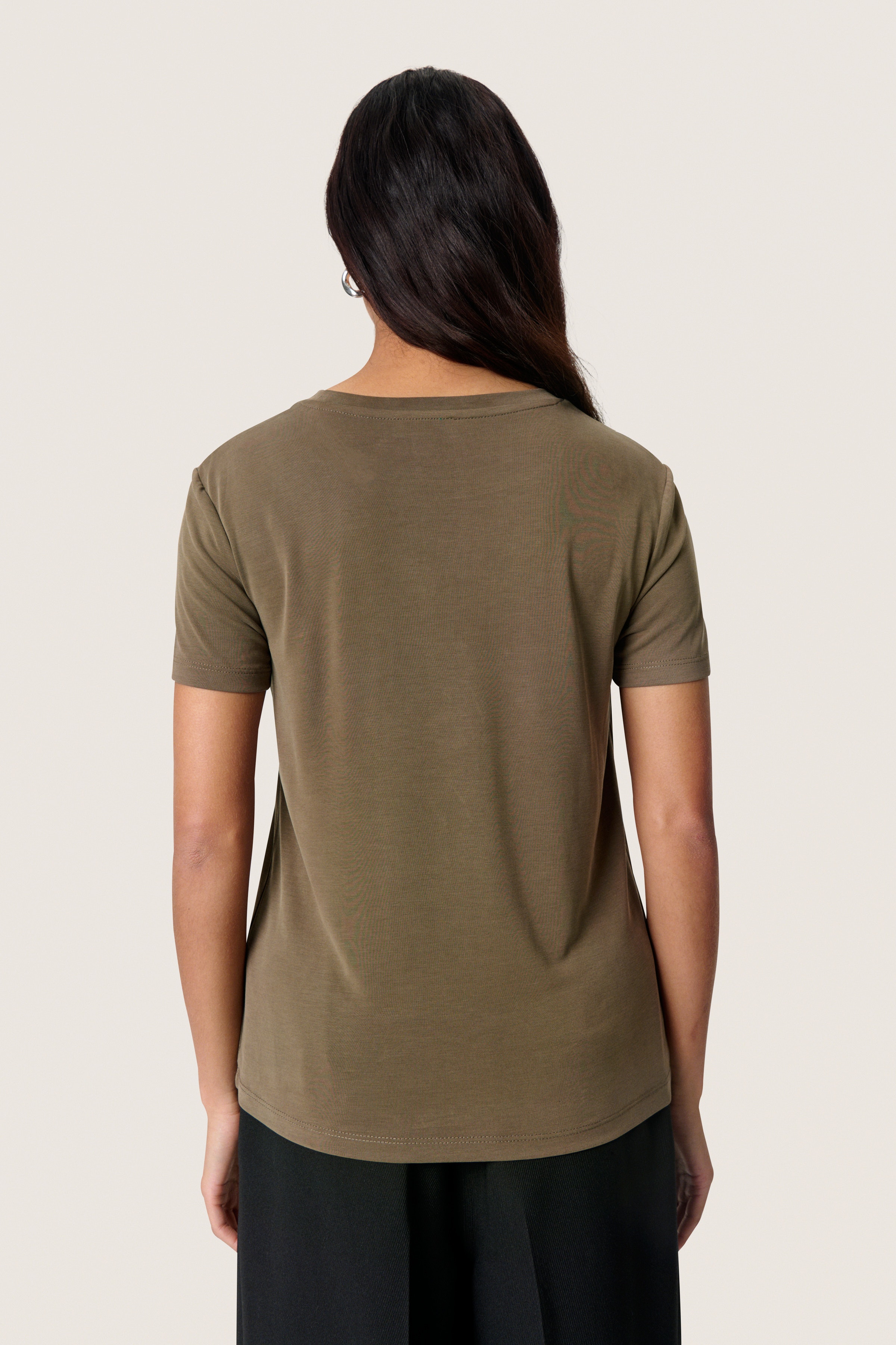 SLColumbine T-shirt LOOKBOOK BACK 30404678-190822